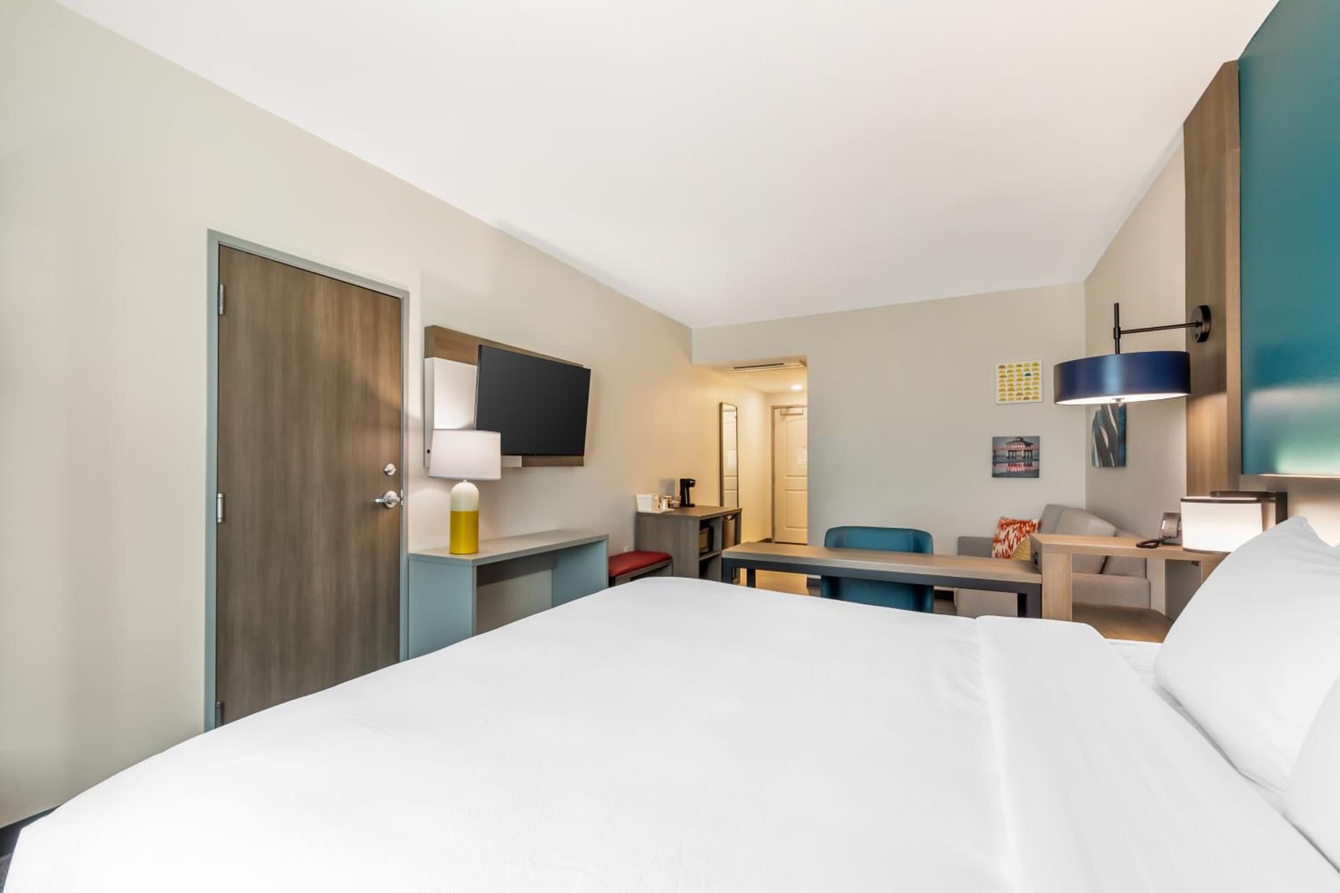 Comfort Suites Fort Myers East I-75 gallery photo in Fort Myers, FL — image 61