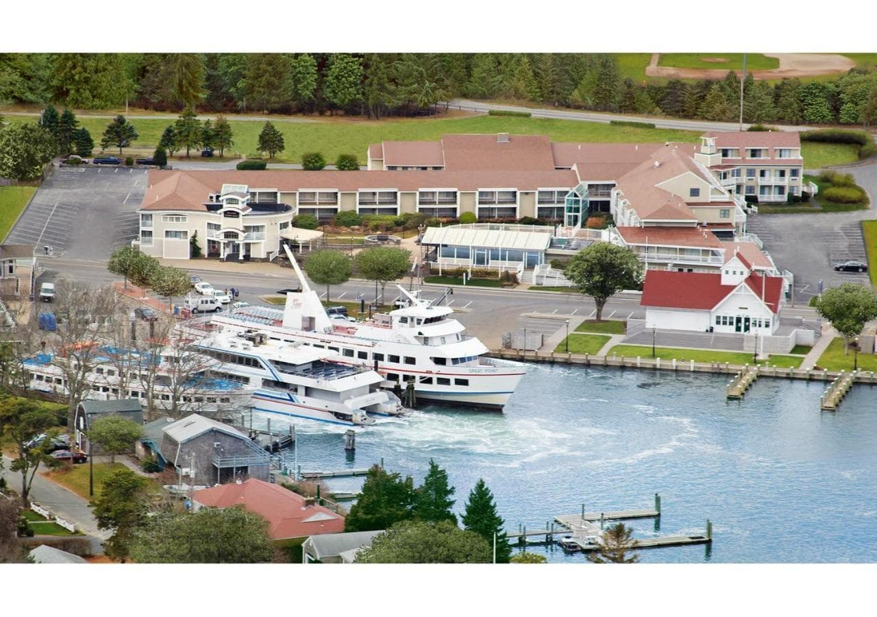Hyannis Harbor Hotel property views in Hyannis — gallery photo 3