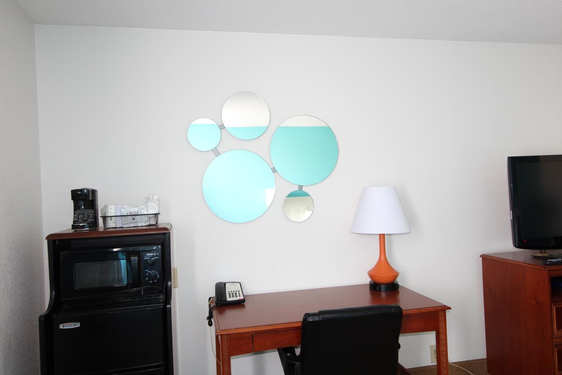 Howard Johnson by Wyndham Evansville East gallery photo in Evansville, IN — image 25