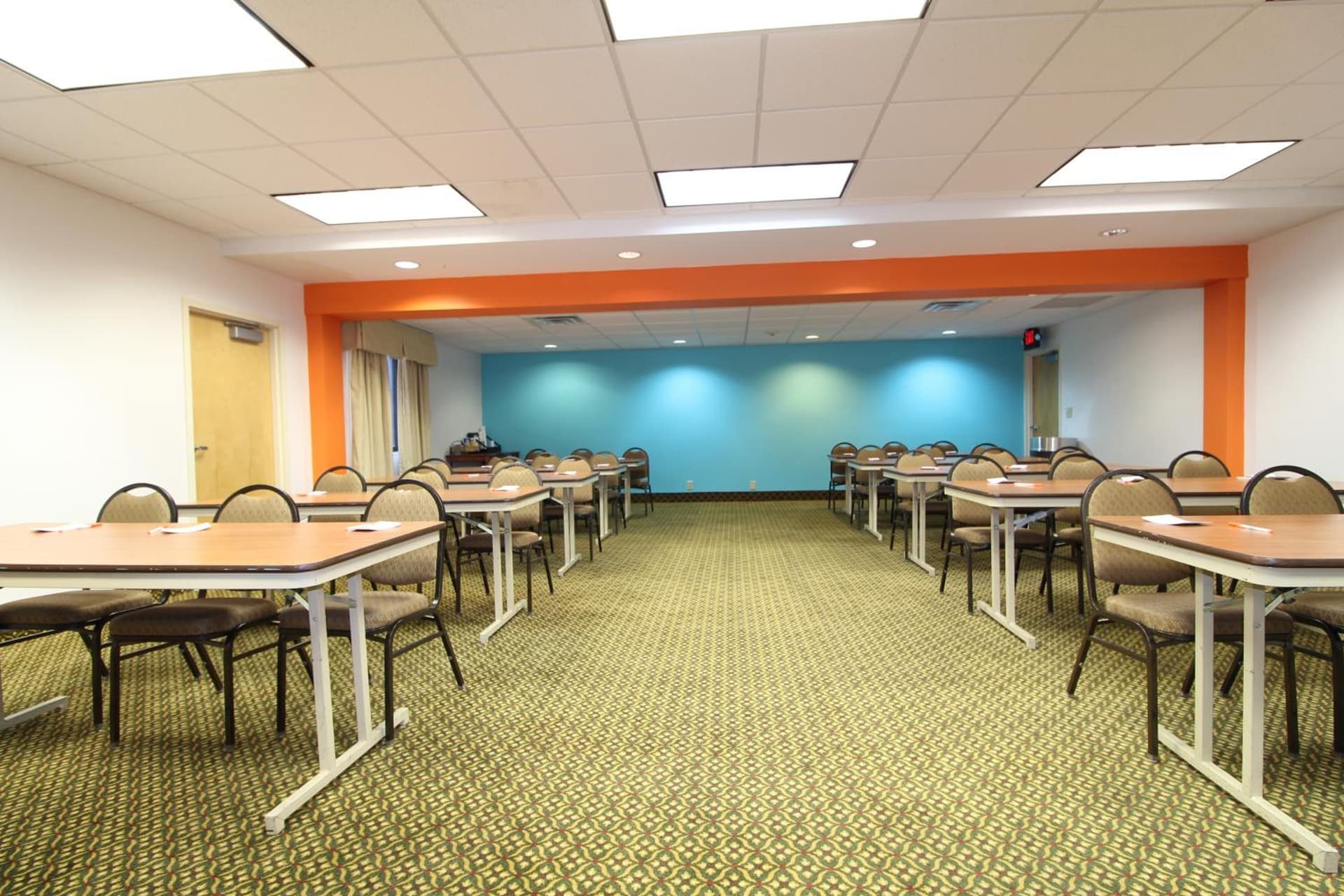 Howard Johnson by Wyndham Evansville East gallery photo in Evansville, IN — image 13