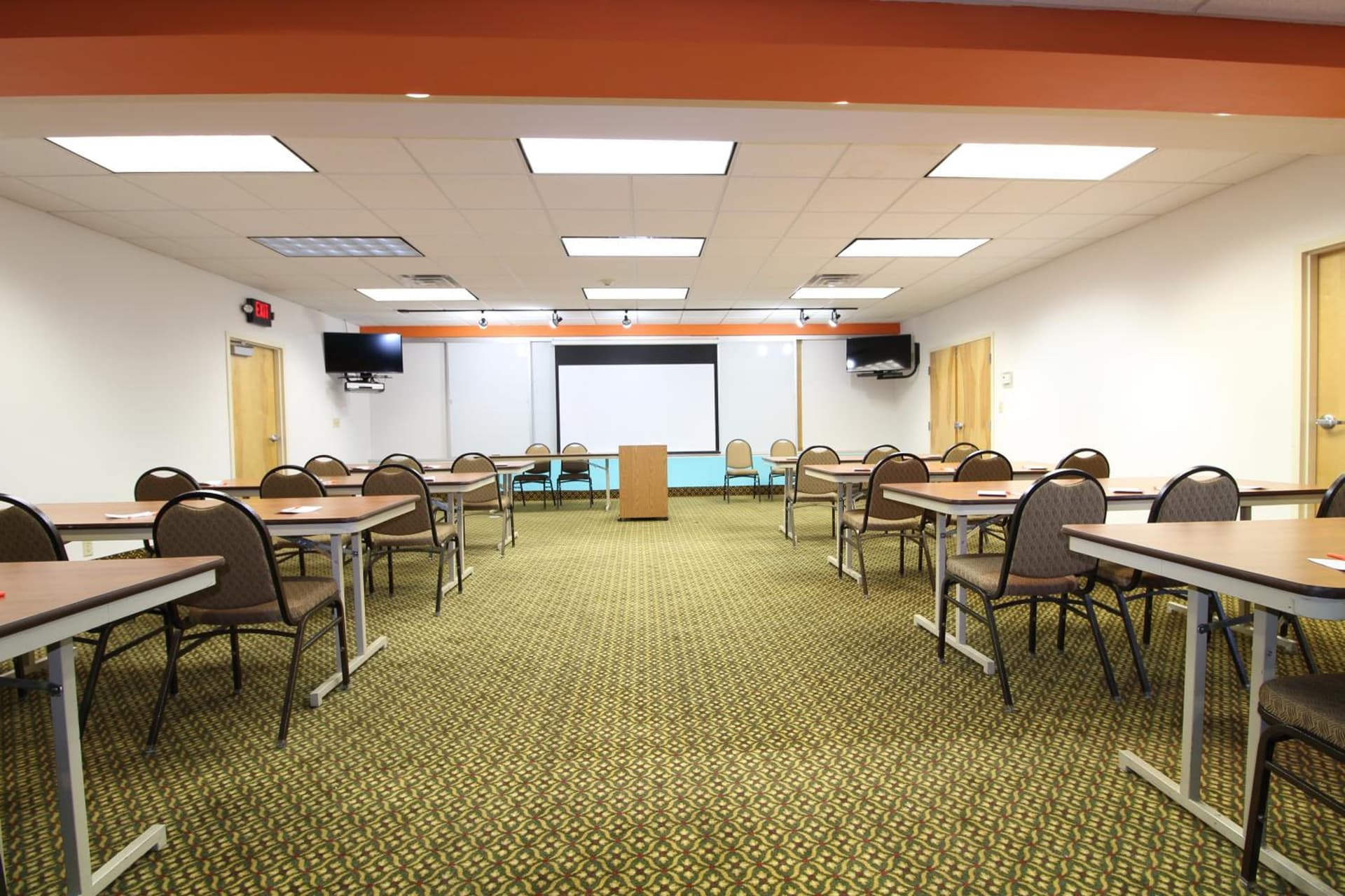 Howard Johnson by Wyndham Evansville East gallery photo in Evansville, IN — image 10