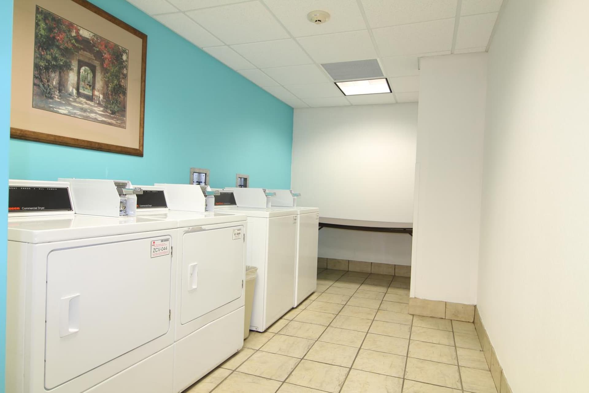 Howard Johnson by Wyndham Evansville East gallery photo in Evansville, IN — image 26