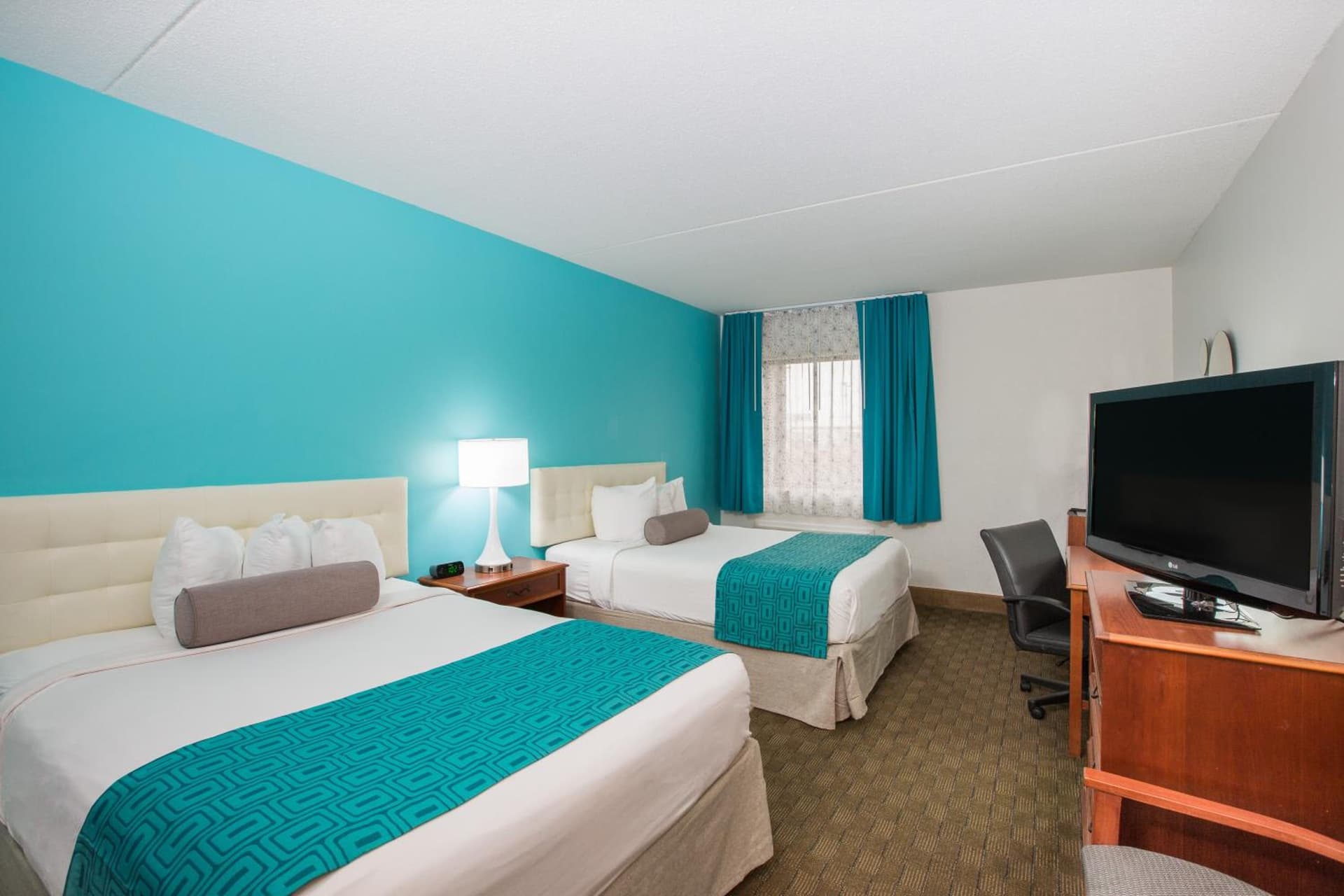 Howard Johnson by Wyndham Evansville East gallery photo in Evansville, IN — image 12
