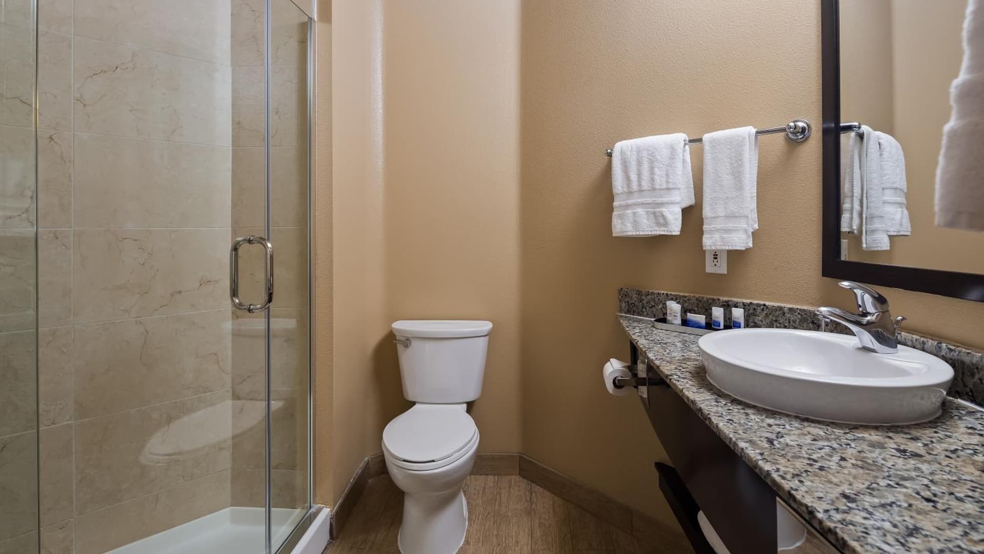 Best Western Plus Oceanside Palms gallery photo in Oceanside, CA — image 39
