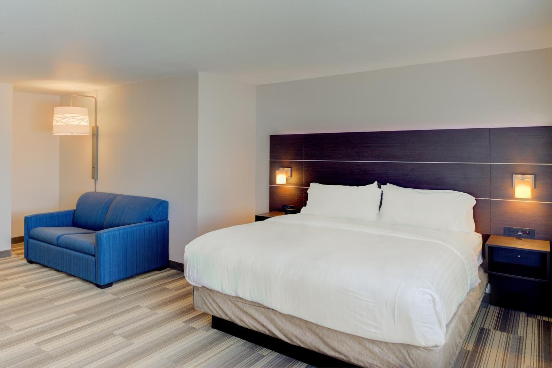 Holiday Inn Express Newberg - Wine Country by IHG property views in Newberg, OR — gallery photo 3