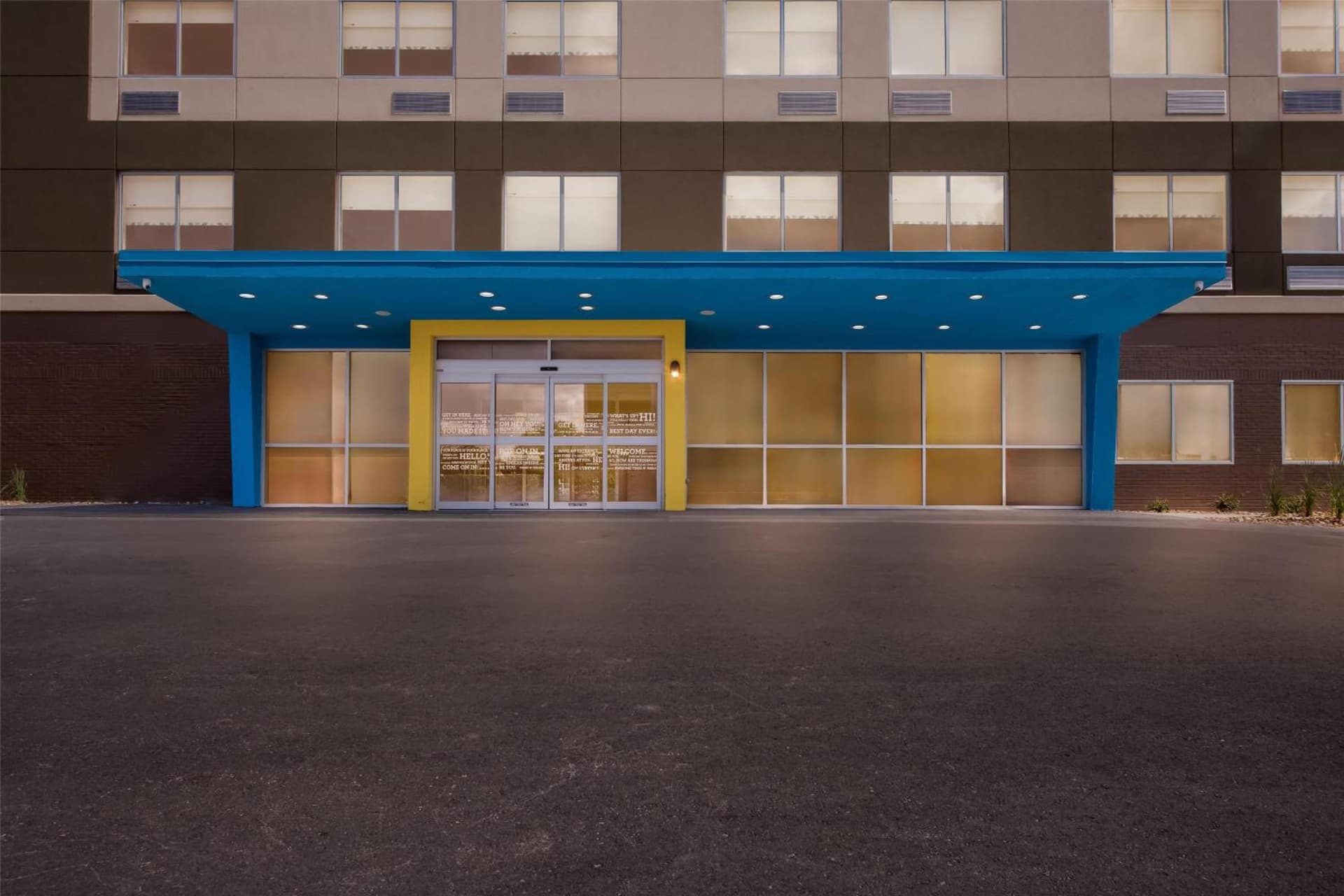 Tru By Hilton Kansas City Airport property views in Kansas City, KS — gallery photo 3