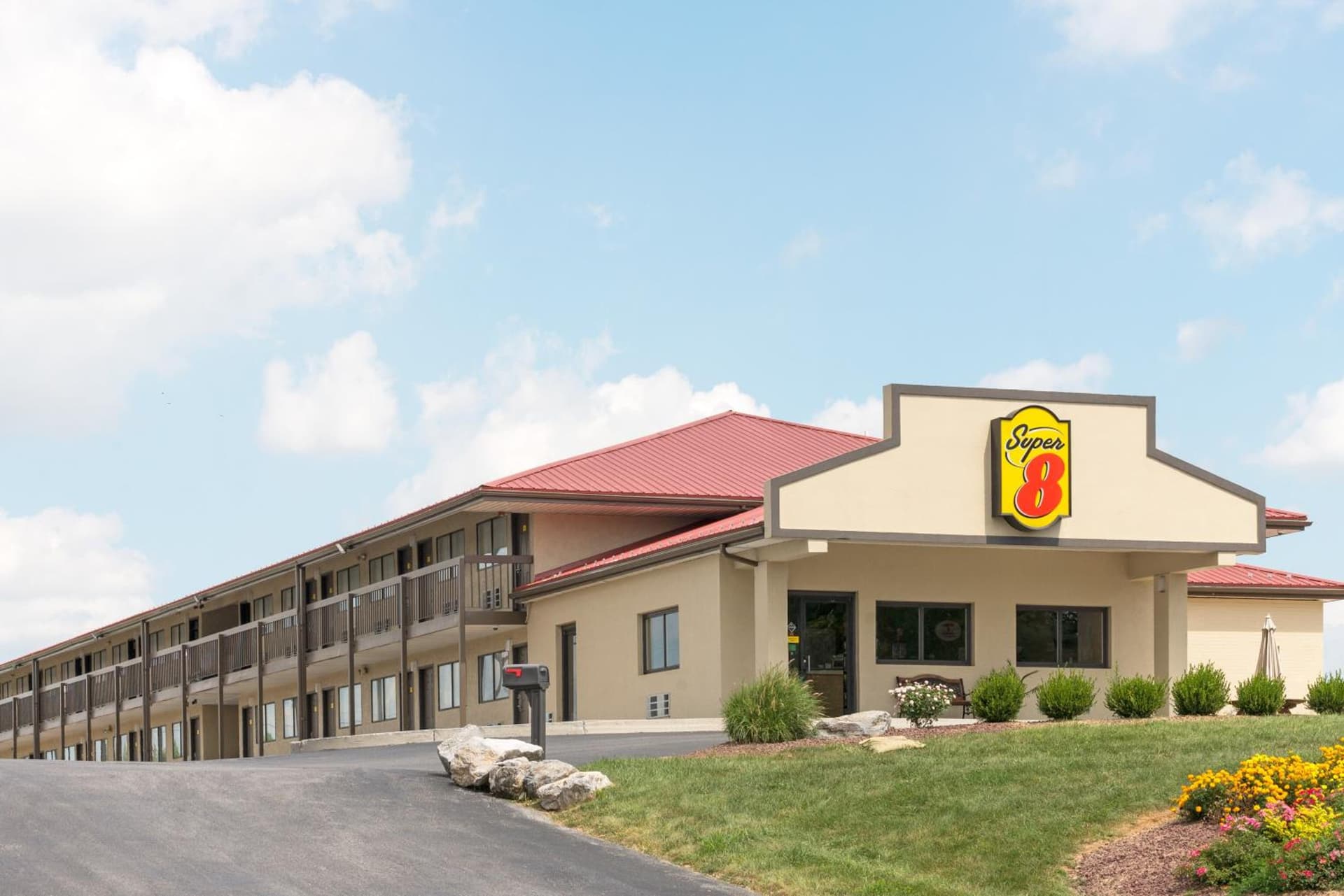 Super 8 by Wyndham Greencastle gallery photo in Greencastle, PA — image 33