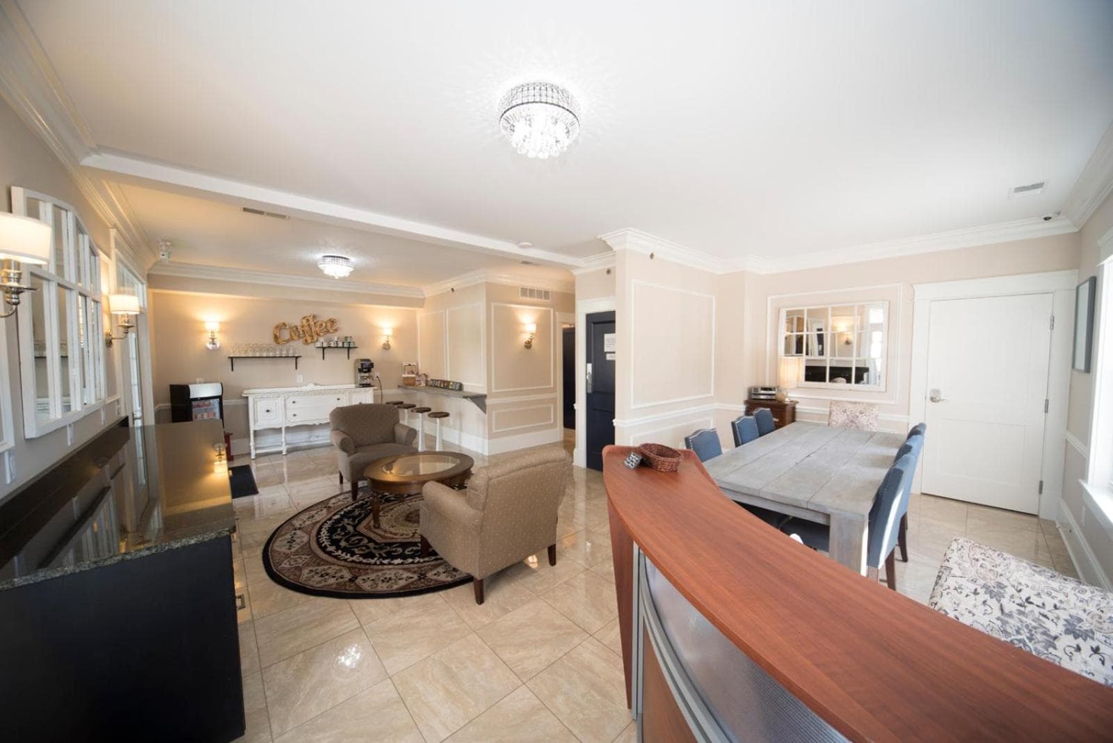 Anchor Inn Boutique Hotel gallery photo in Put-in-Bay, OH — image 22
