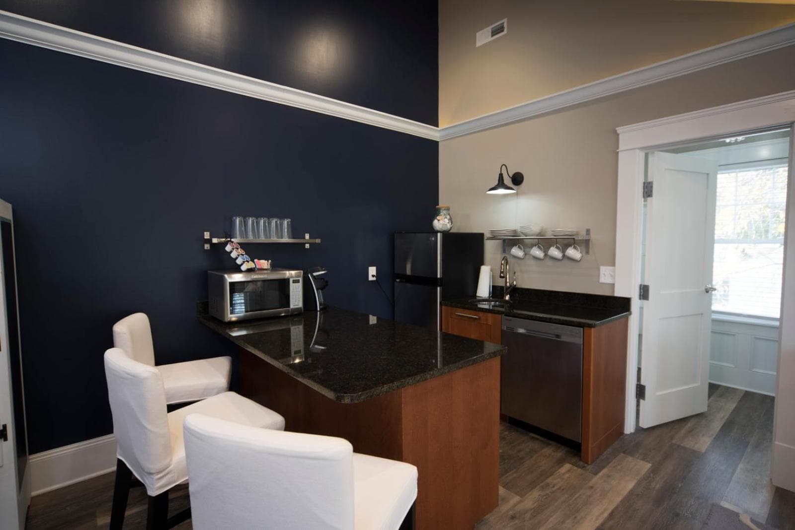 Anchor Inn Boutique Hotel gallery photo in Put-in-Bay, OH — image 42