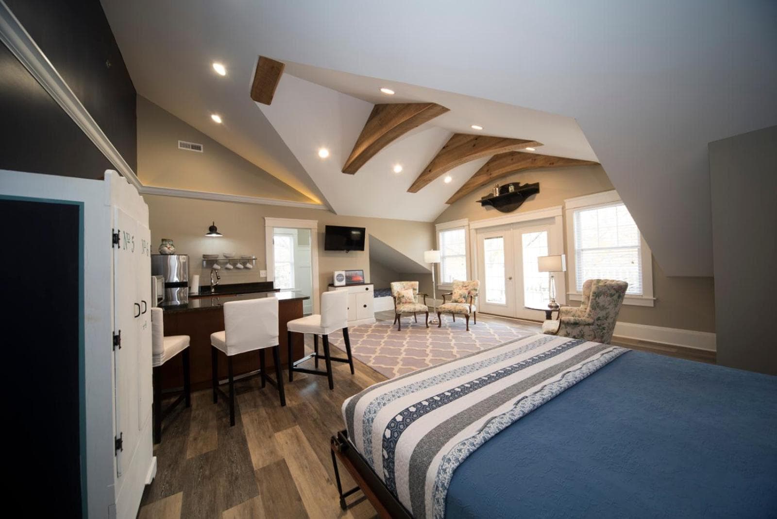 Anchor Inn Boutique Hotel gallery photo in Put-in-Bay, OH — image 9