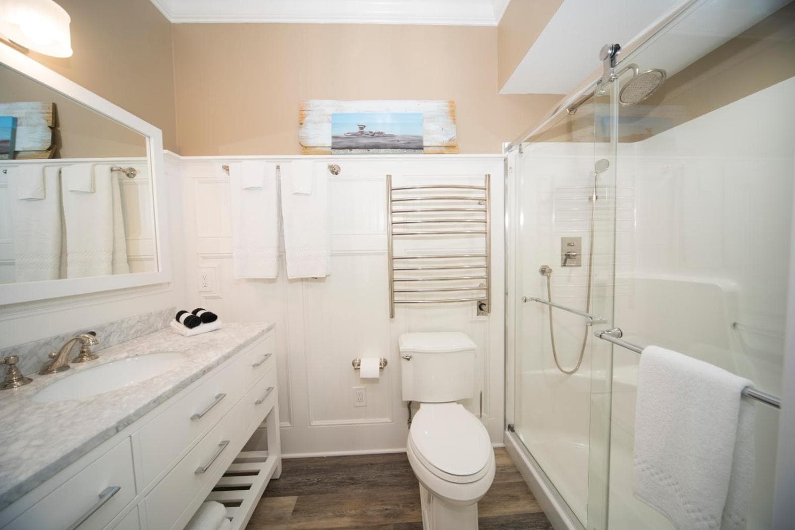 Anchor Inn Boutique Hotel gallery photo in Put-in-Bay, OH — image 30