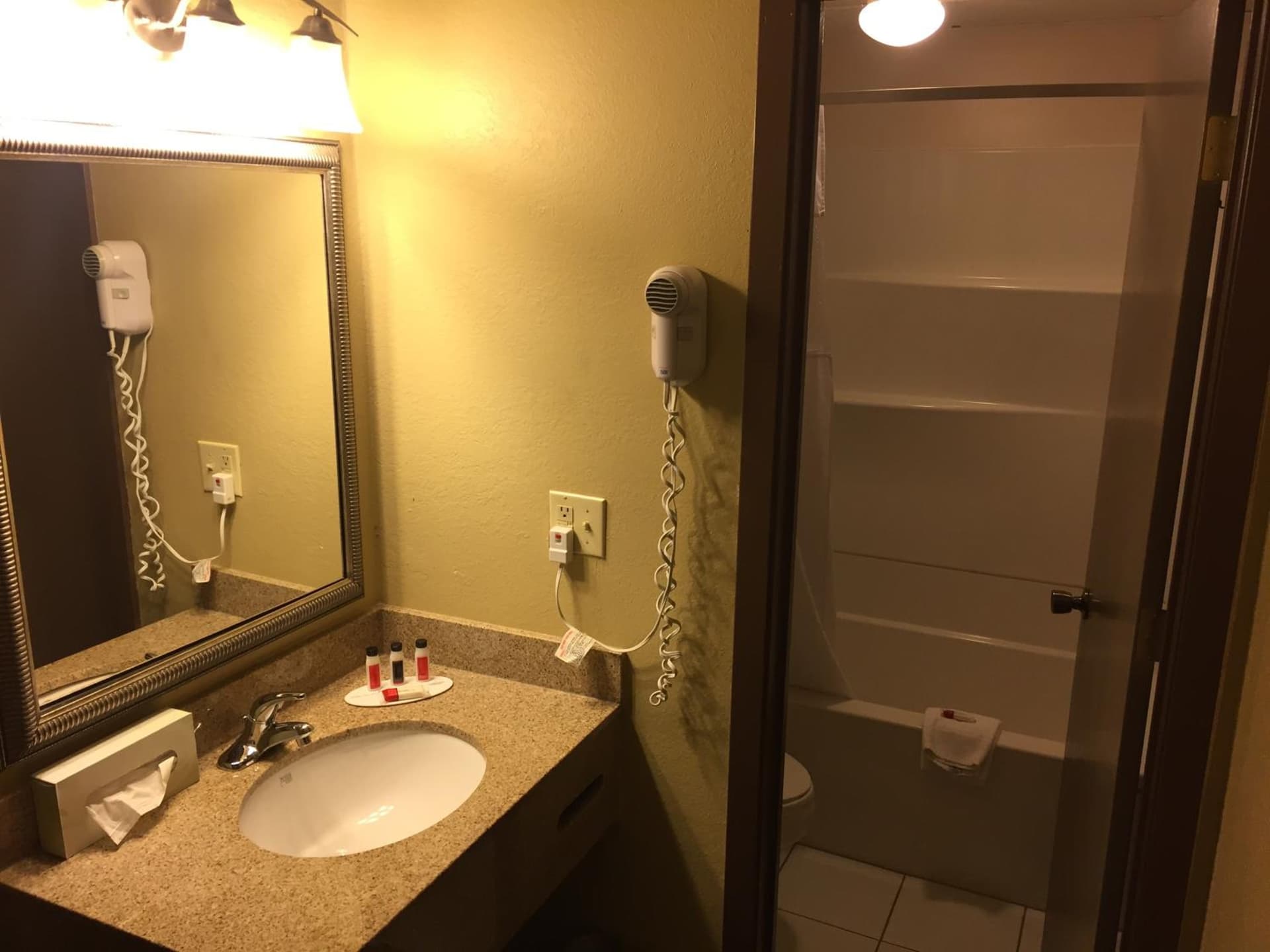 Days Inn by Wyndham Bismarck gallery photo in Bismarck, ND — image 32