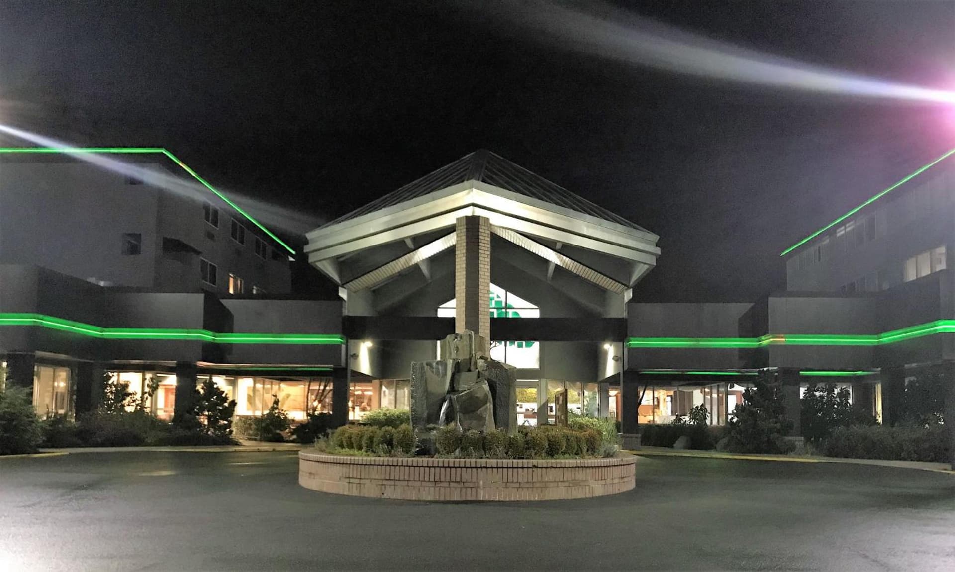 Medallion Inn and Suites property views in Arlington, WA — gallery photo 3