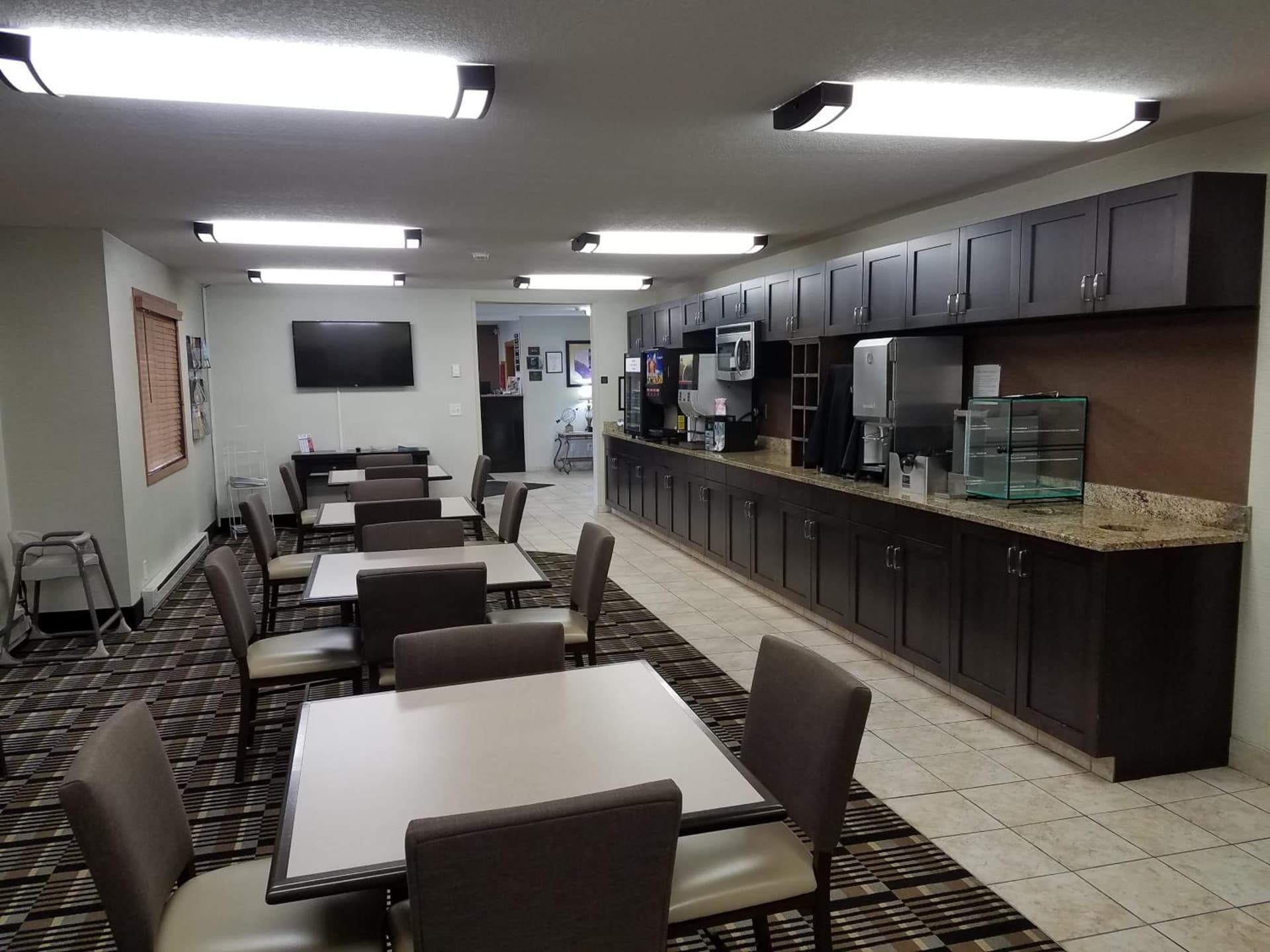 Americas Best Value Inn and Suites Bismarck gallery photo in Bismarck, ND — image 12