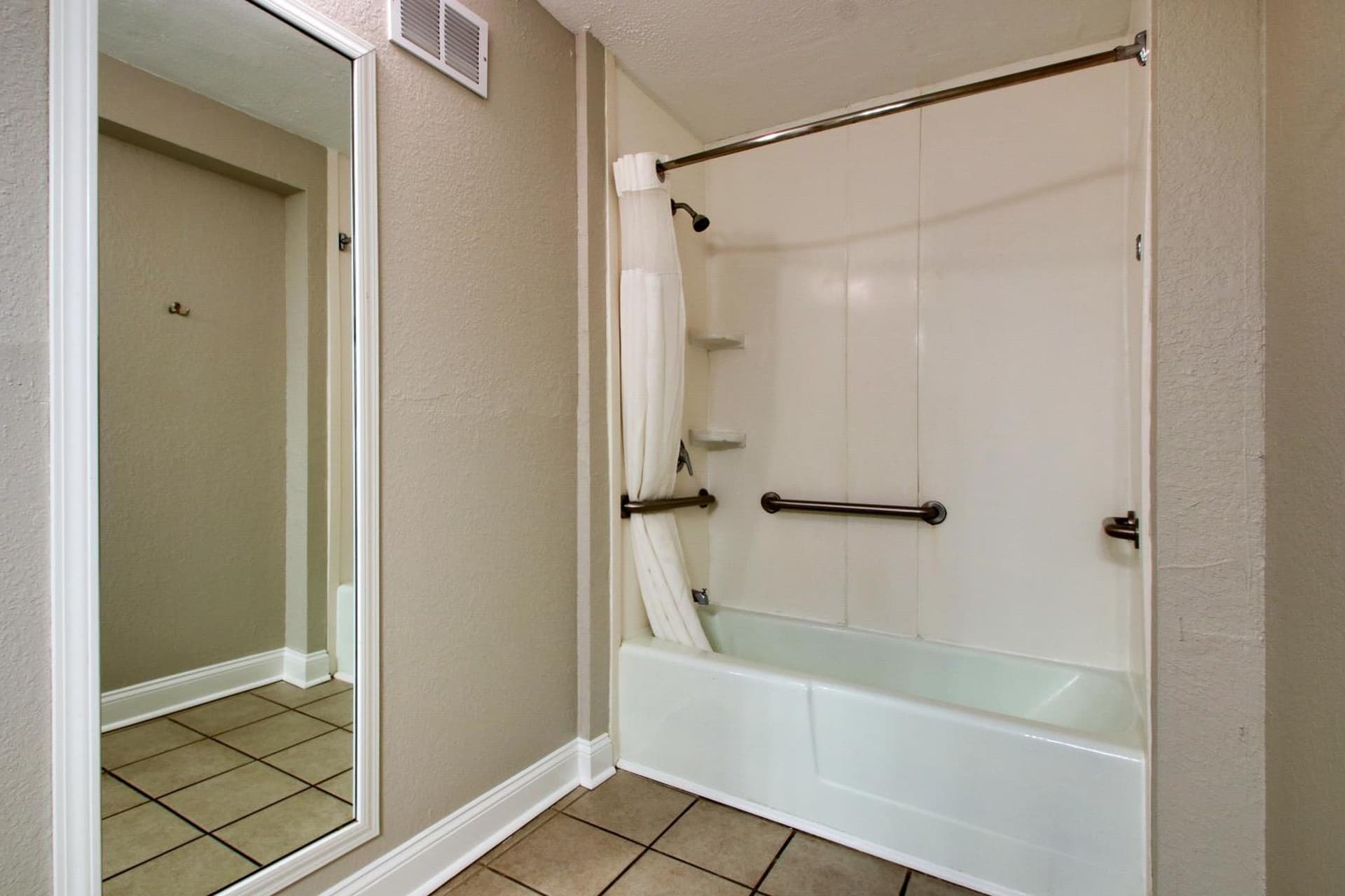 Islander Hotel & Resort gallery photo in Emerald Isle, NC — image 34