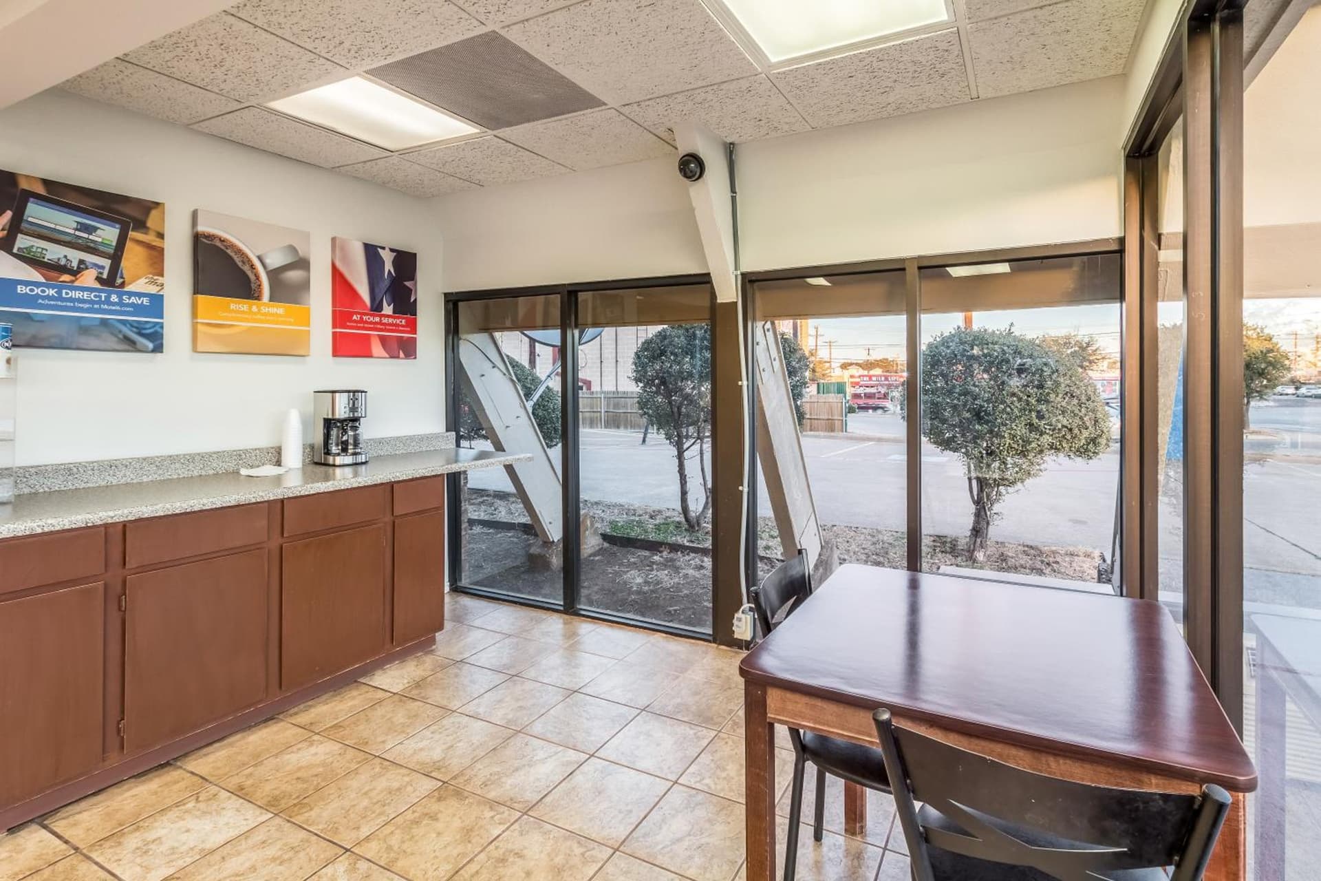 Motel 6-Arlington, TX - UTA gallery photo in Arlington, TX — image 25