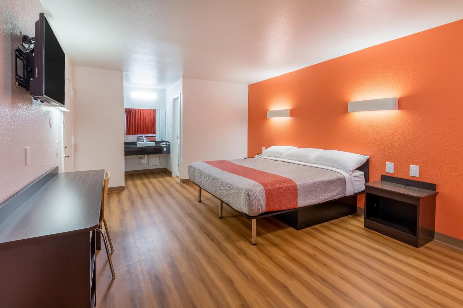 Motel 6-Arlington, TX - UTA gallery photo in Arlington, TX — image 46