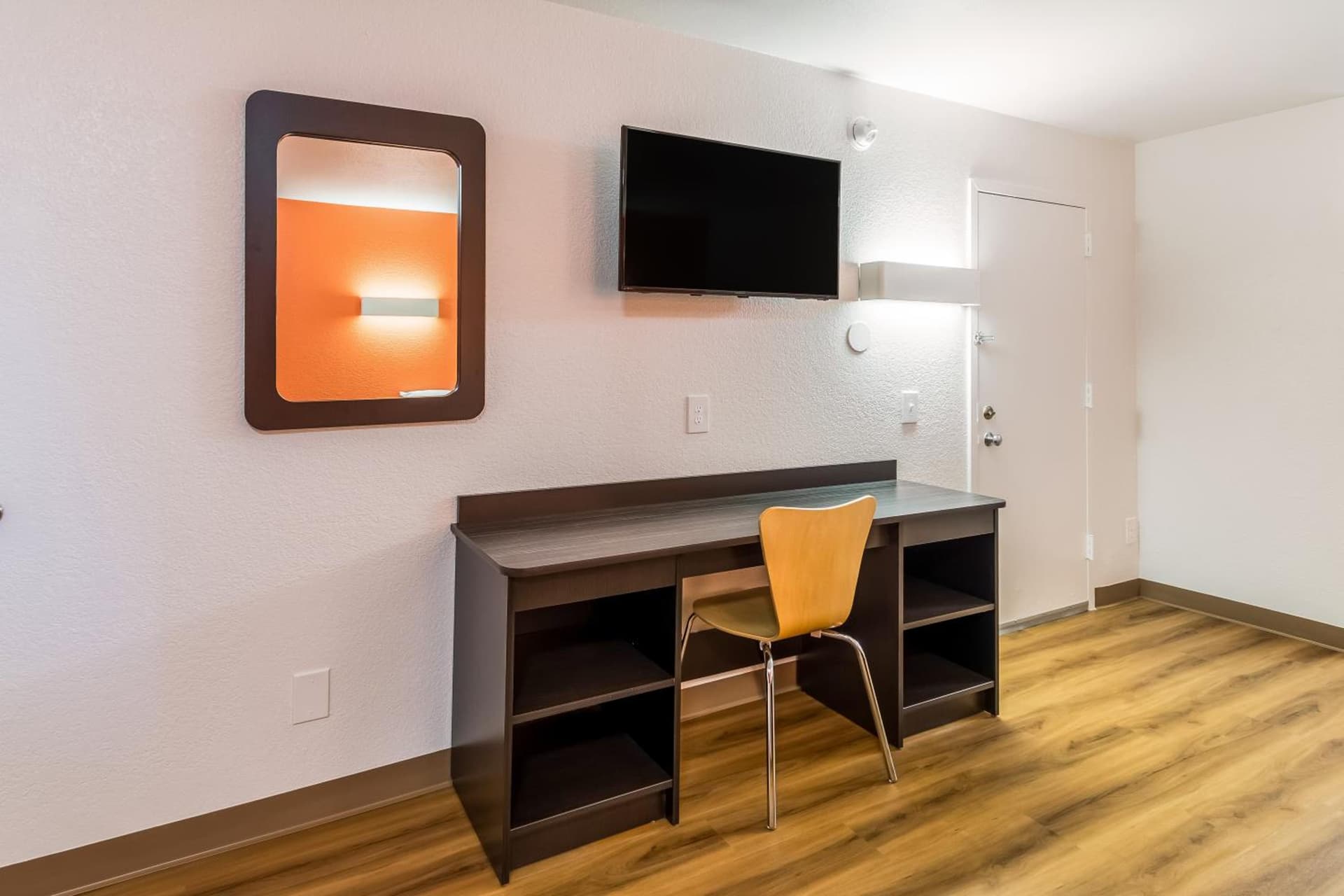 Motel 6-Arlington, TX - UTA gallery photo in Arlington, TX — image 37