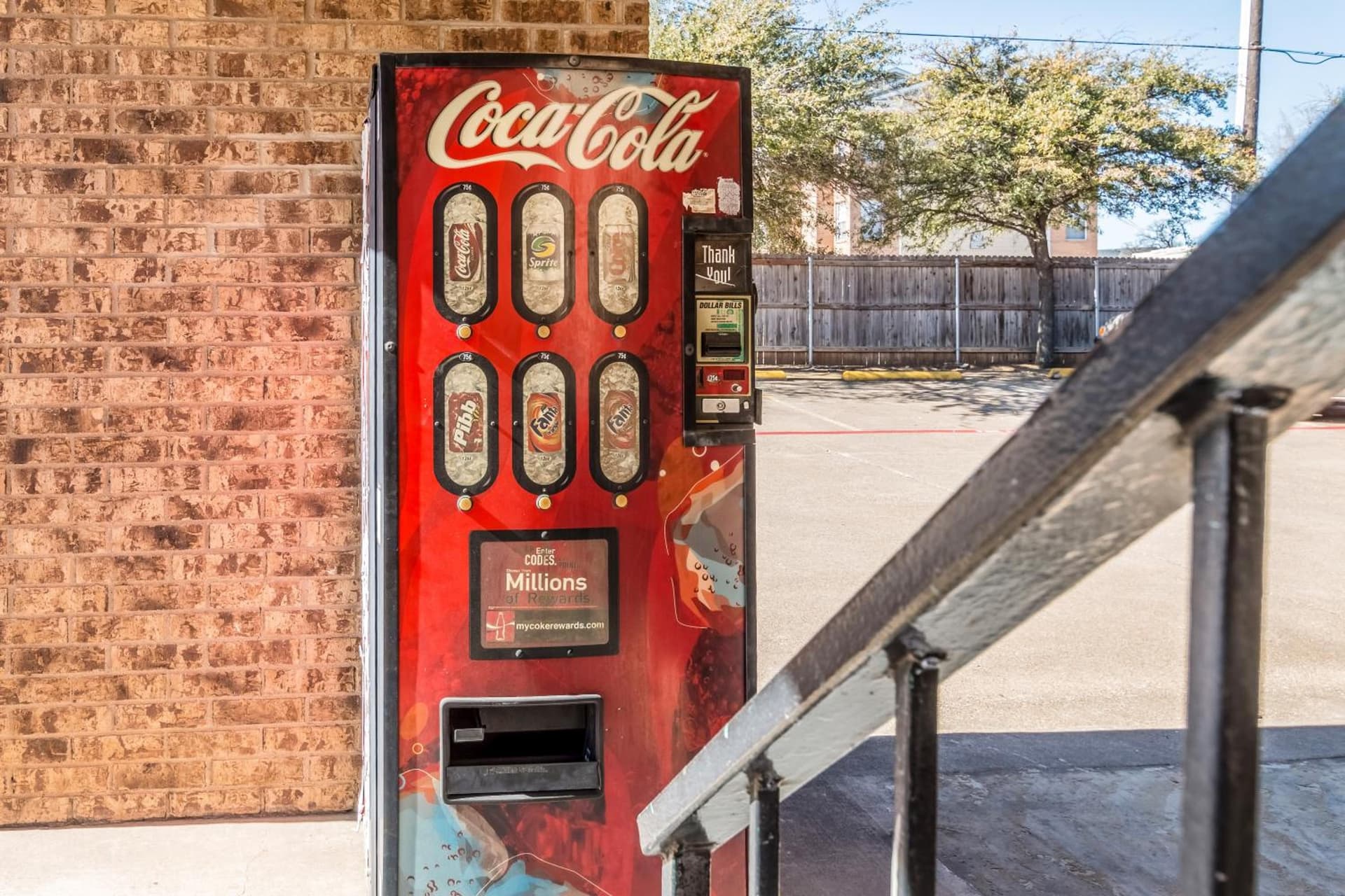 Motel 6-Arlington, TX - UTA gallery photo in Arlington, TX — image 41
