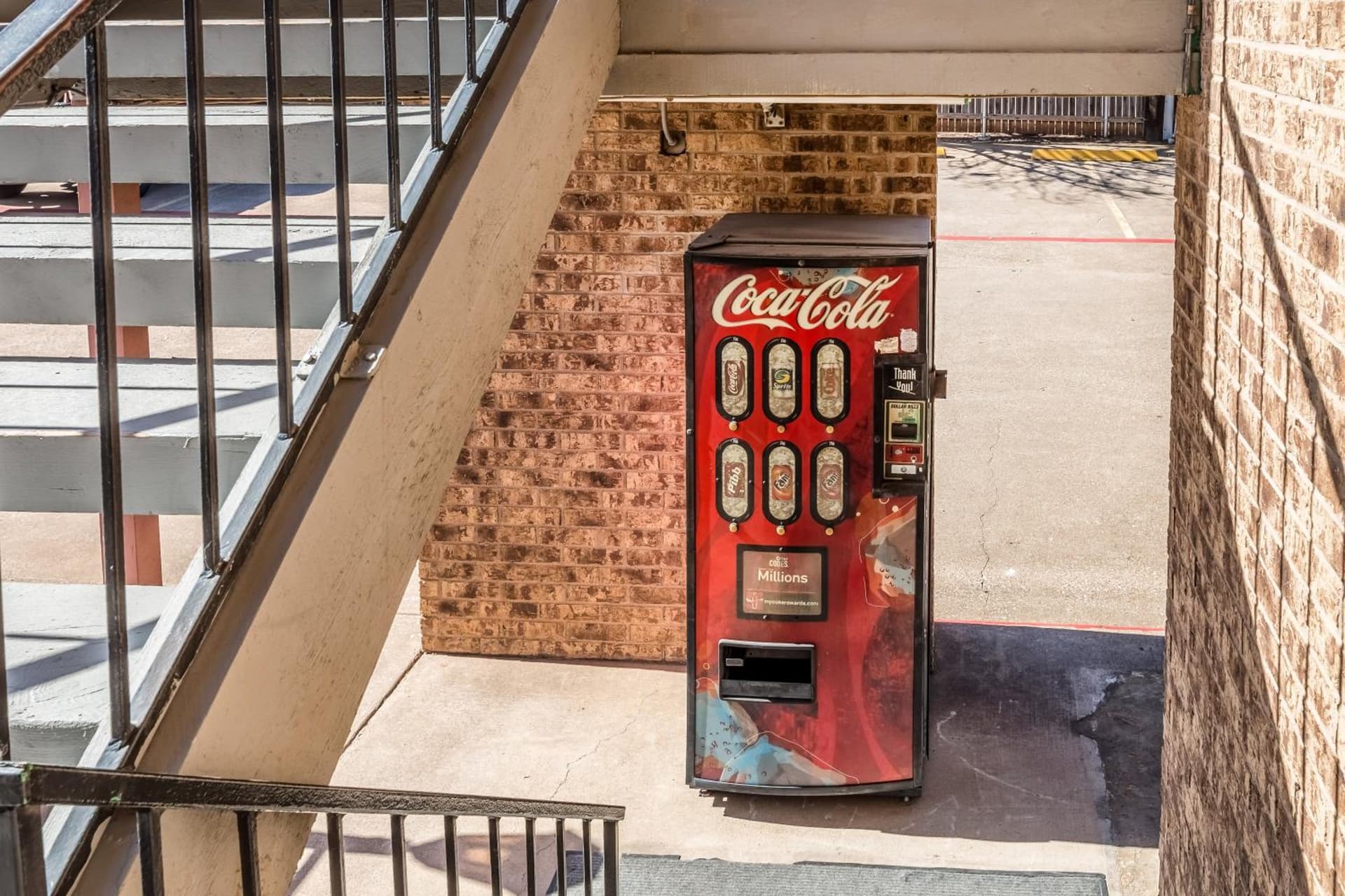 Motel 6-Arlington, TX - UTA gallery photo in Arlington, TX — image 12