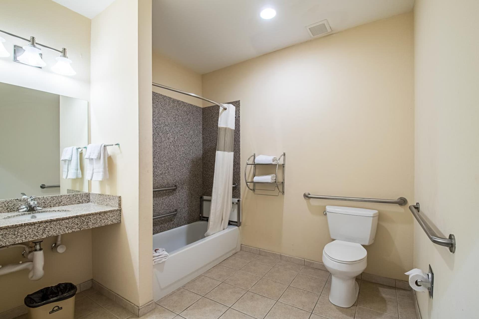 Days Inn by Wyndham Copperas Cove gallery photo in Copperas Cove, TX — image 43