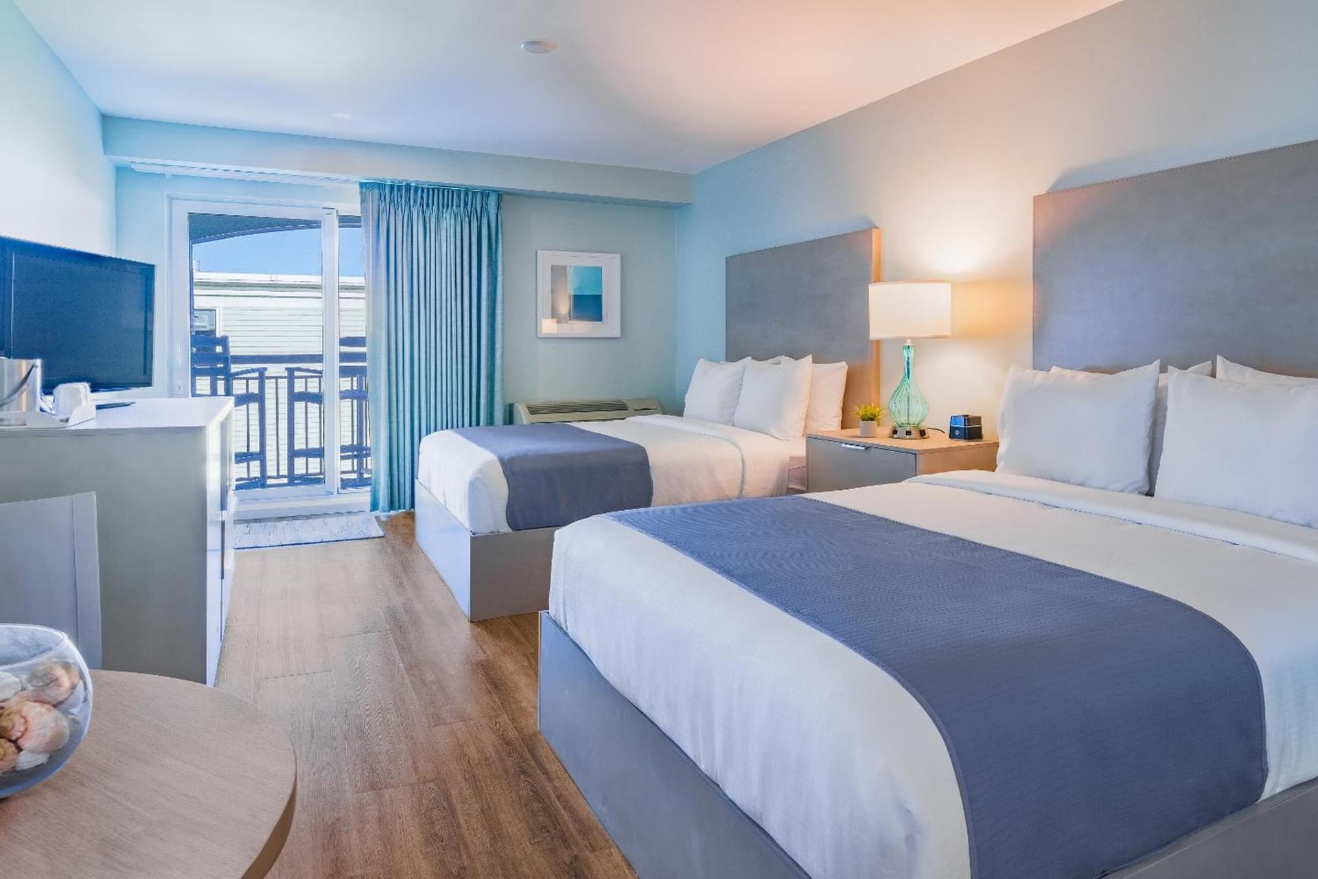 The Palms Oceanfront Hotel interior in Isle of Palms, SC — gallery photo 2