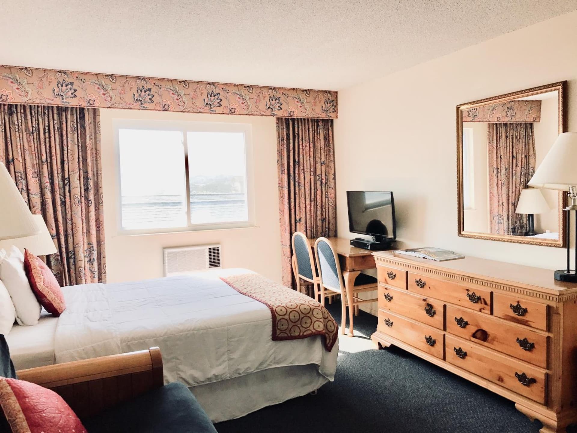Ocean Surf Resort interior in Montauk, NY — gallery photo 2
