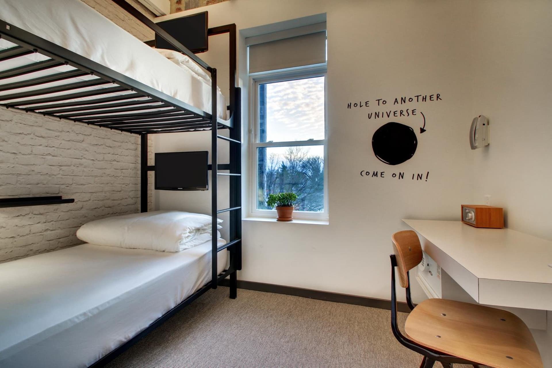 Hotel Hive interior in Washington, DC — gallery photo 2