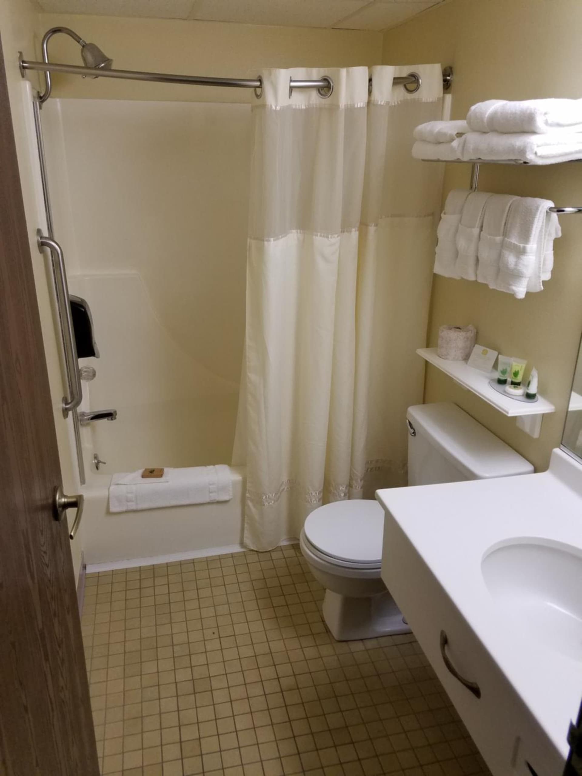 Best Western La Grande Hacienda interior in Cherokee, IA — gallery photo 2