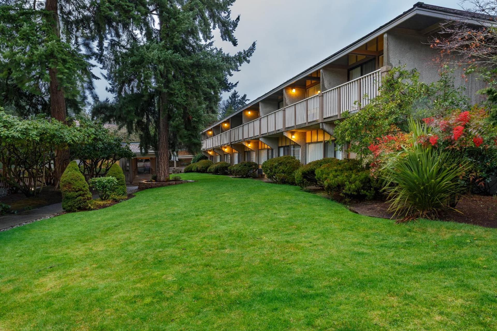 Red Lion Hotel Bellevue gallery photo in Bellevue, WA — image 14