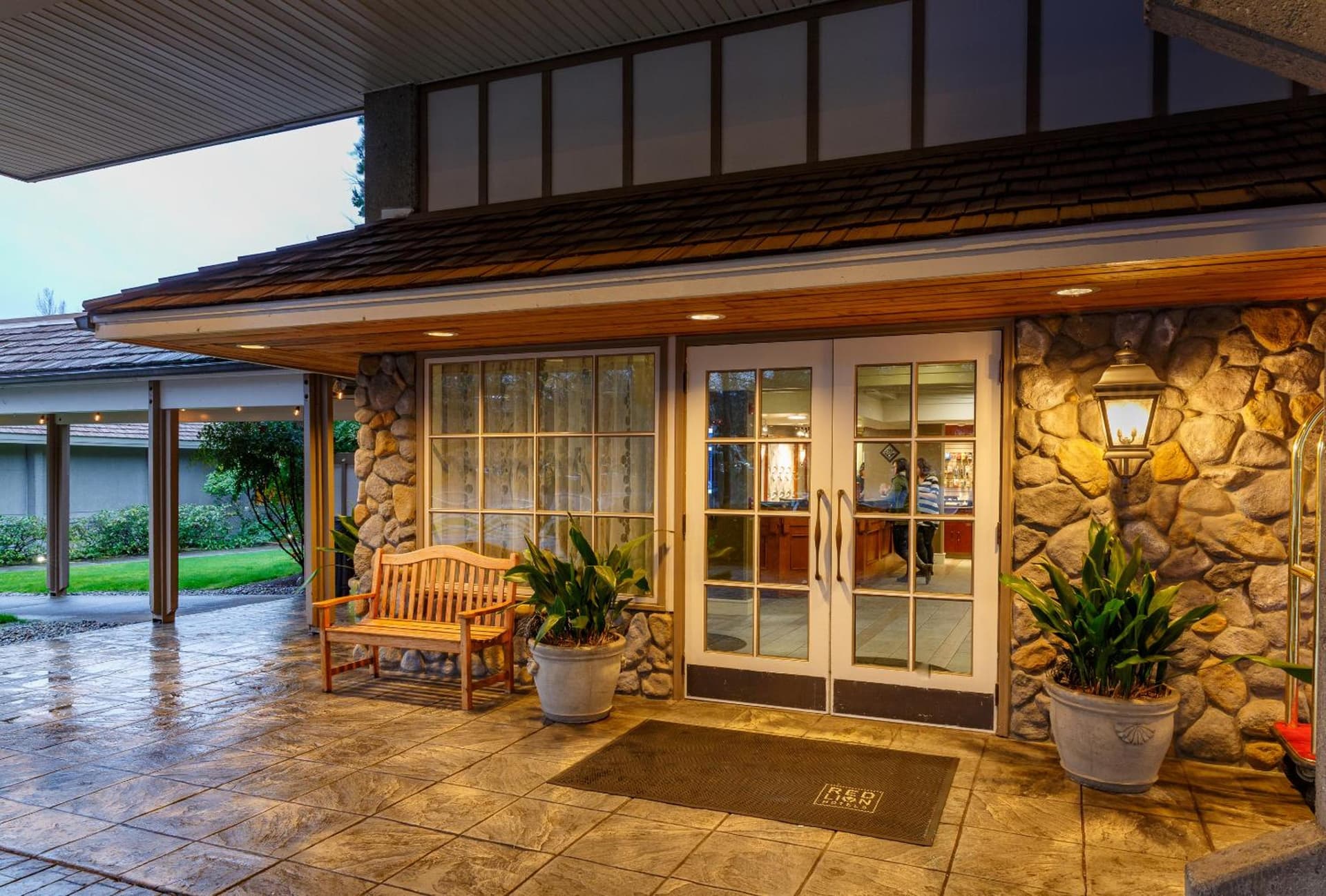Red Lion Hotel Bellevue property views in Bellevue, WA — gallery photo 3