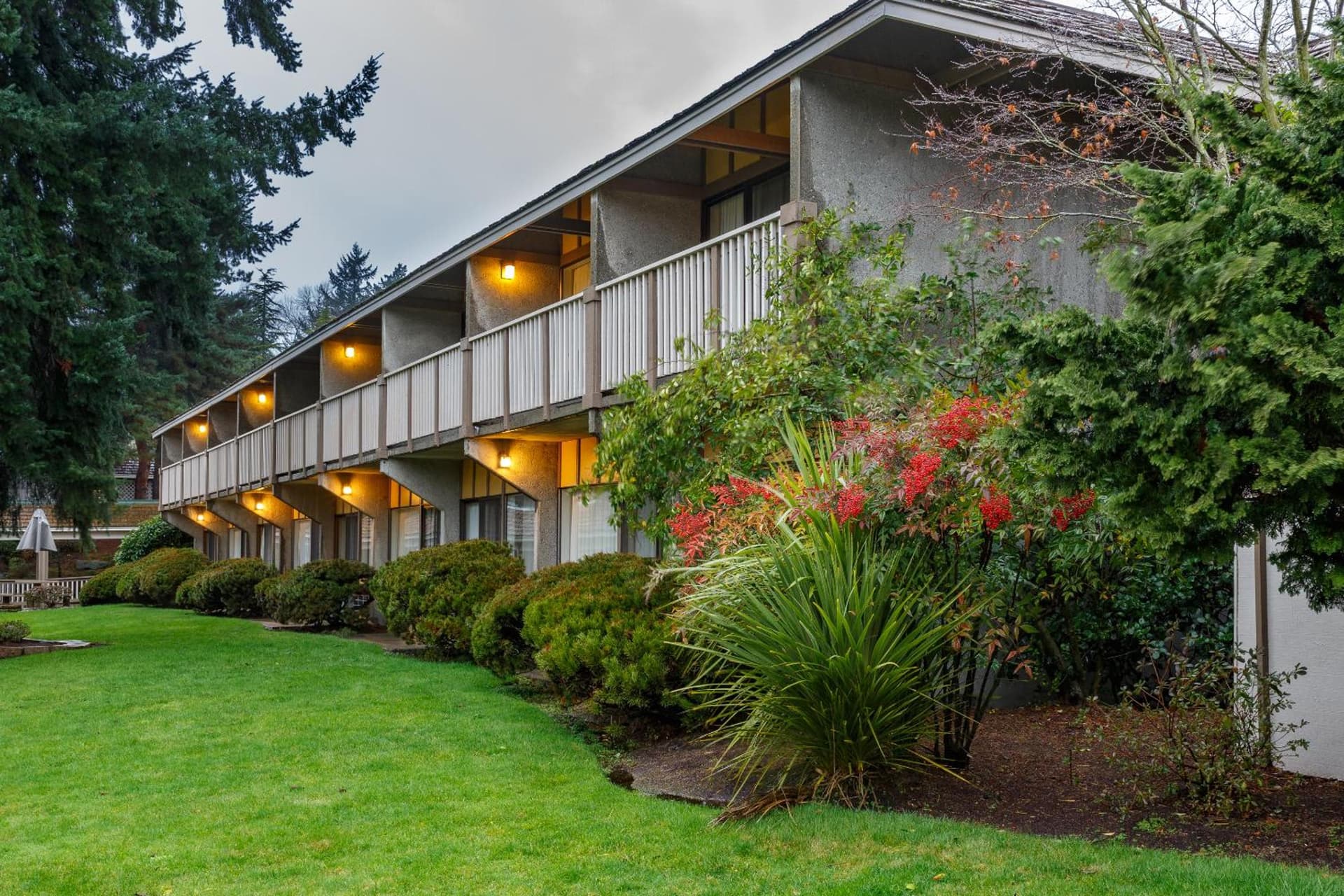 Red Lion Hotel Bellevue gallery photo in Bellevue, WA — image 4