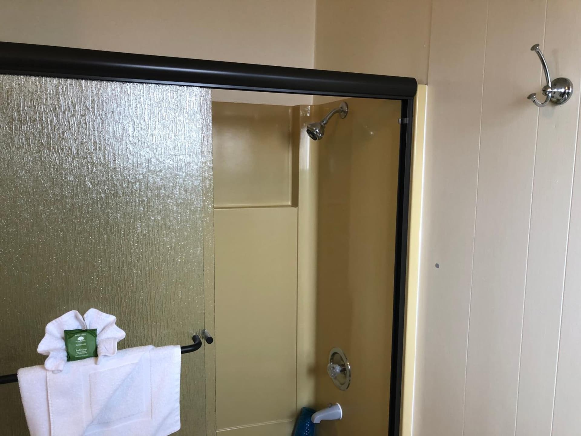 Webb's Scenic Surf interior in Cannon Beach, OR — gallery photo 2