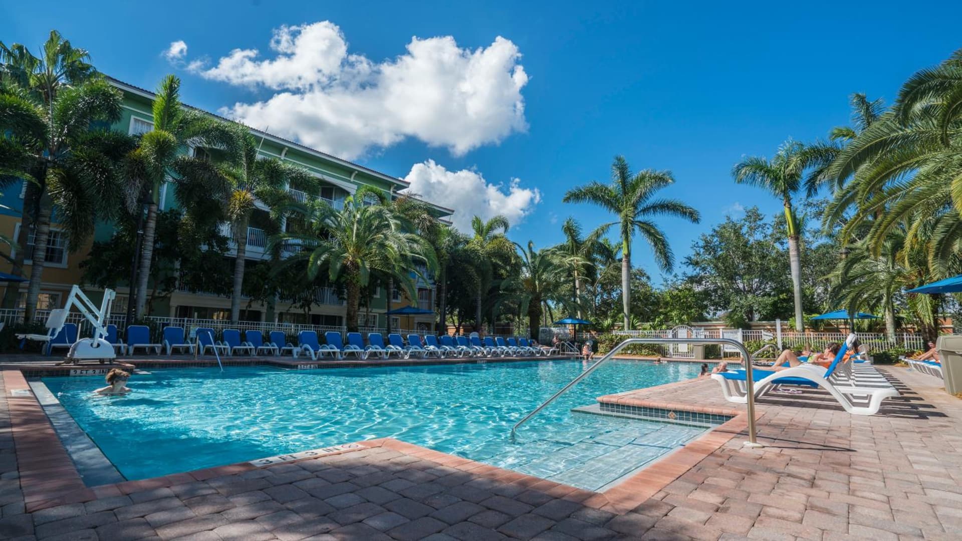 Mizner Place at Weston Town Center, Fort Lauderdale gallery photo in Weston, FL — image 7