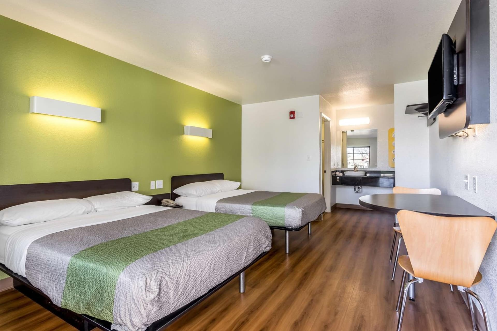 Motel 6-El Paso, TX - East gallery photo in El Paso, TX — image 4