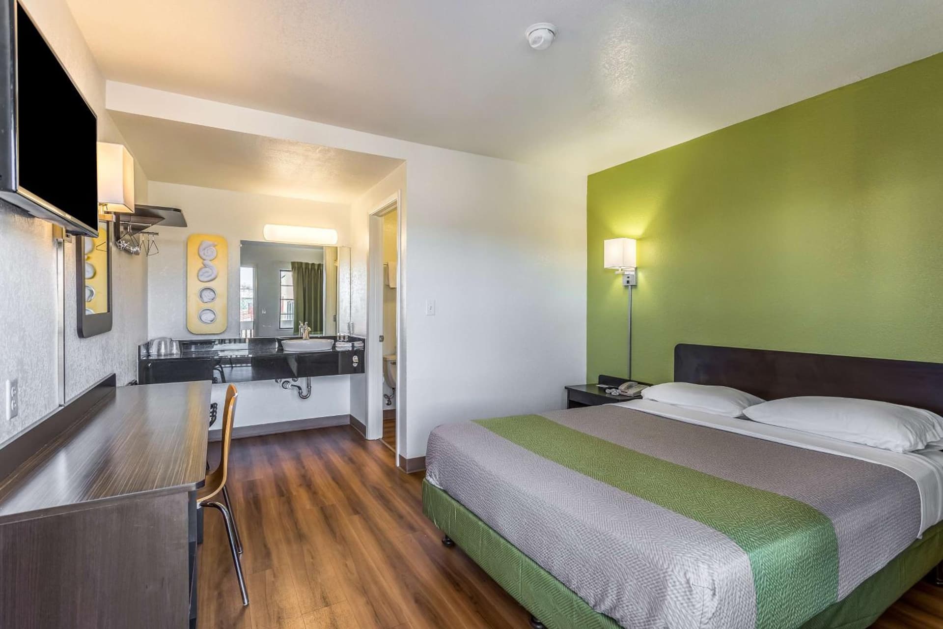 Motel 6-El Paso, TX - East gallery photo in El Paso, TX — image 23