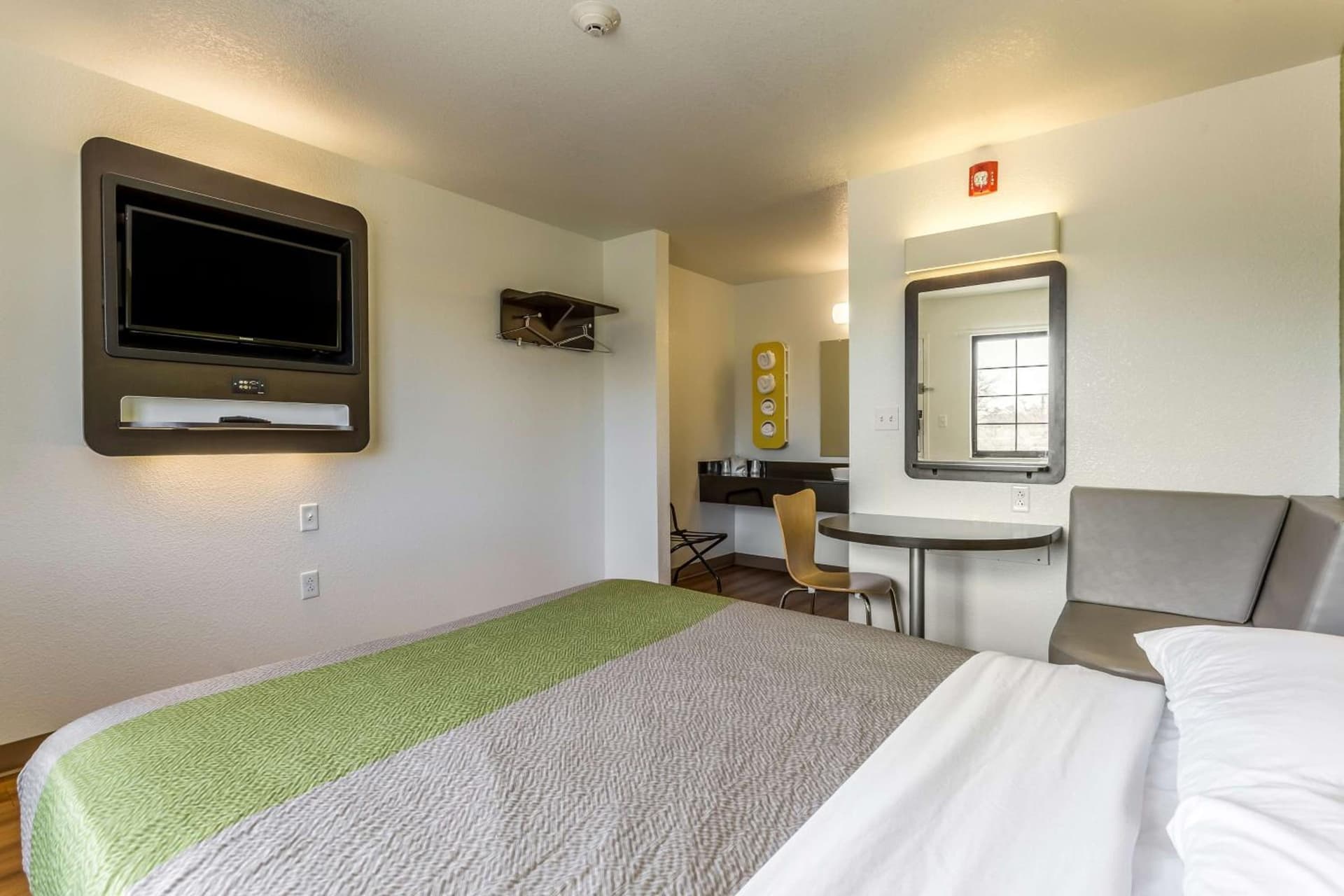 Motel 6-El Paso, TX - East gallery photo in El Paso, TX — image 5