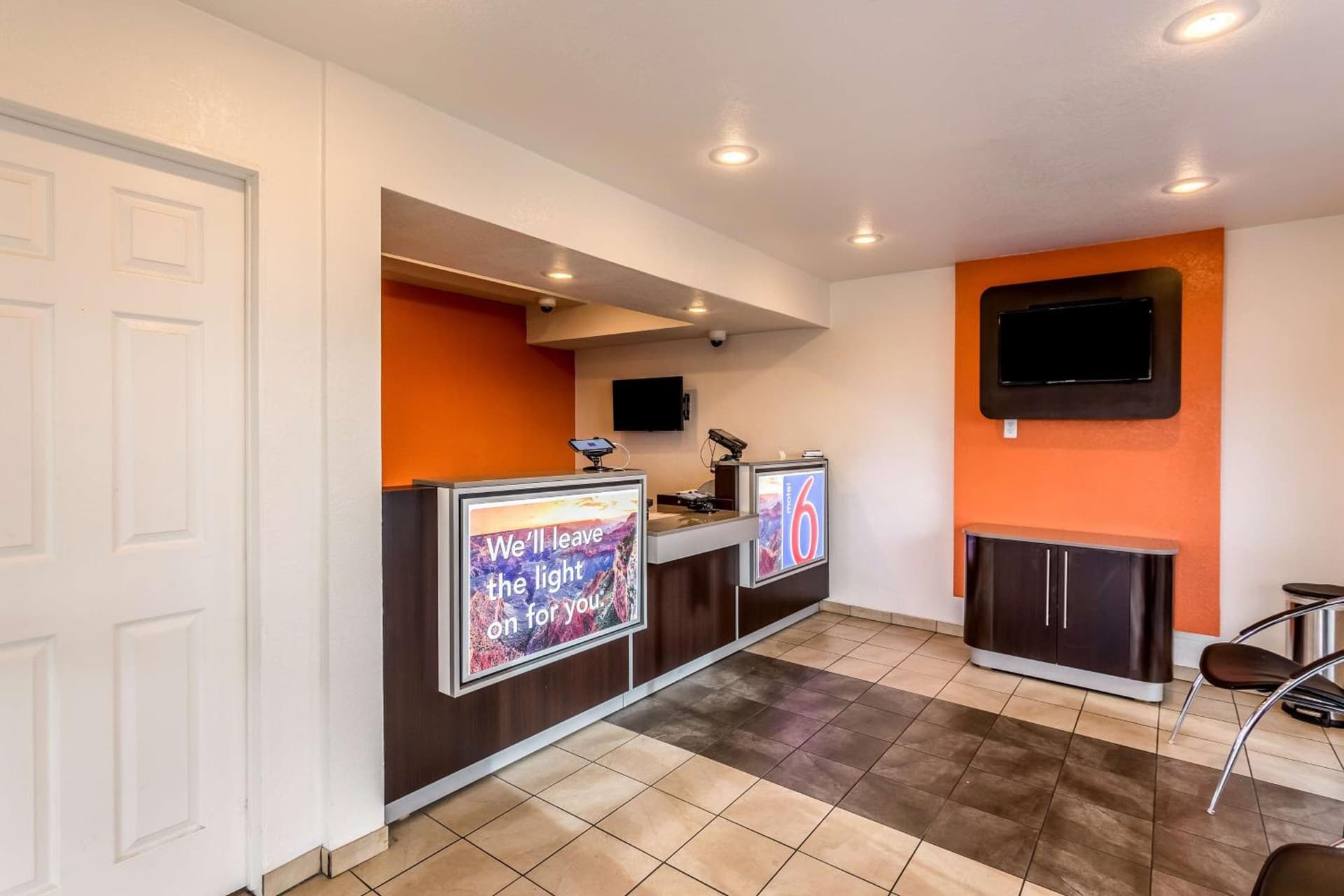 Motel 6-El Paso, TX - East gallery photo in El Paso, TX — image 9