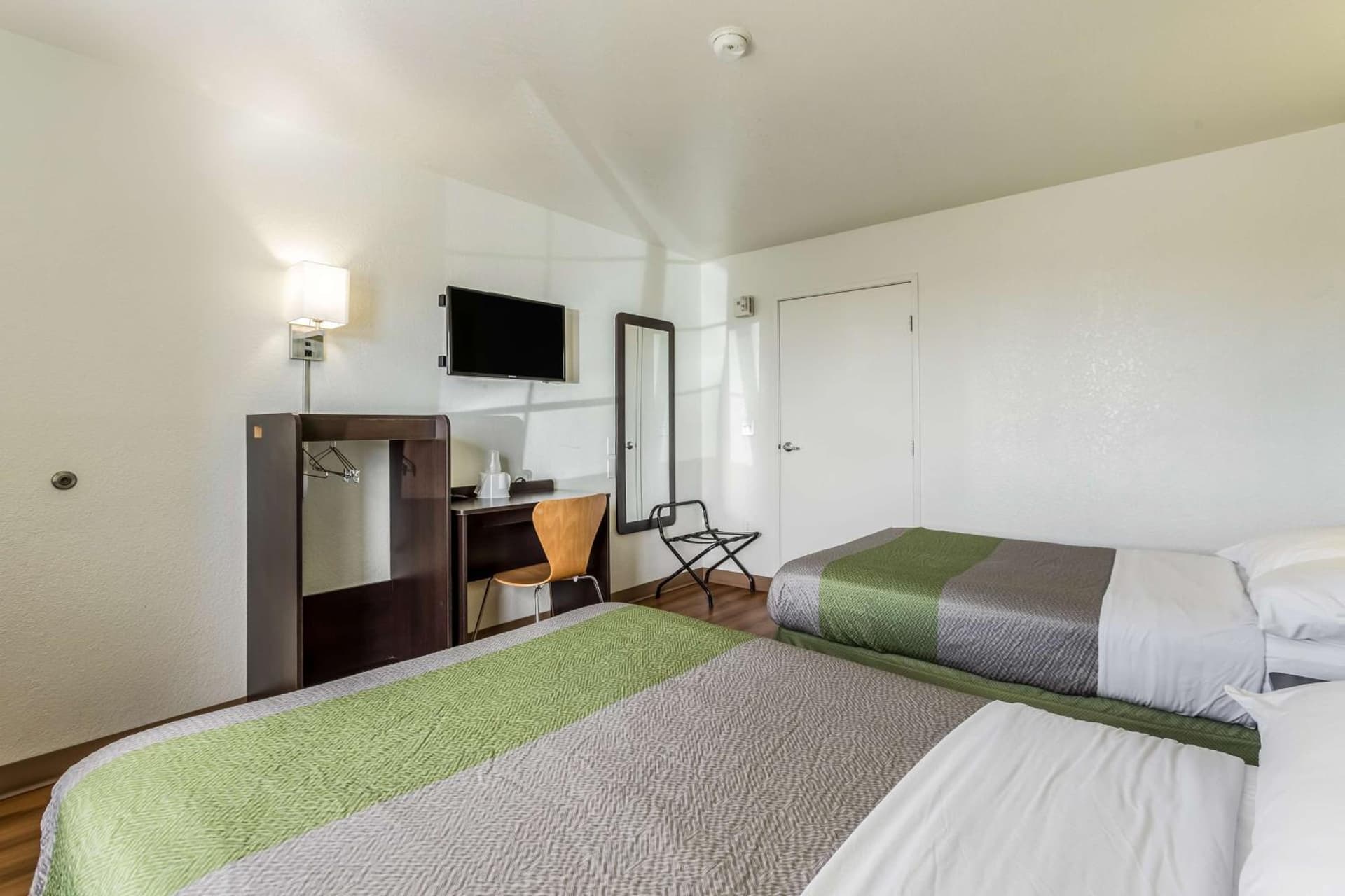 Motel 6-El Paso, TX - East gallery photo in El Paso, TX — image 21