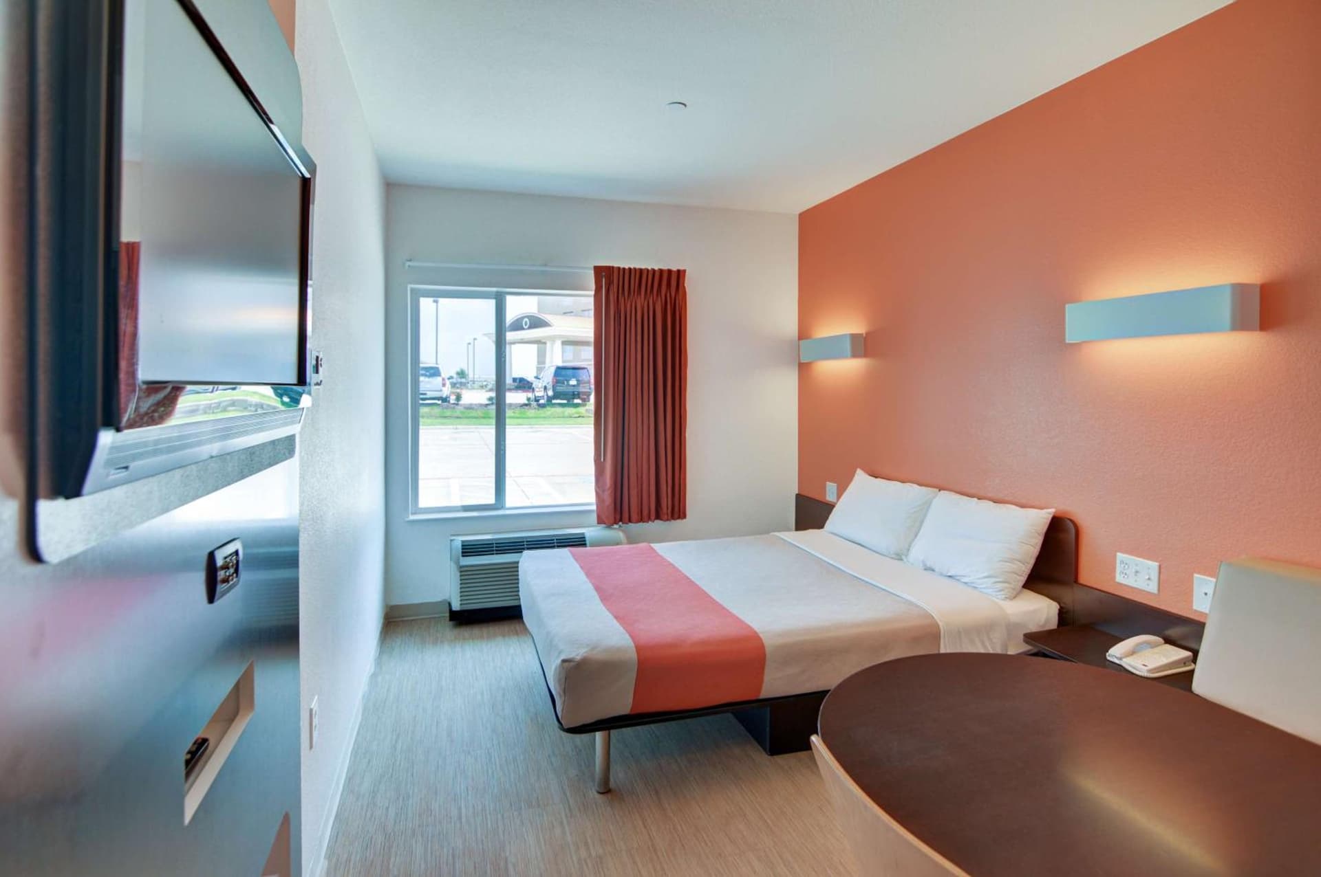 Motel 6-Roanoke, TX - Northlake - Speedway interior in Roanoke, TX — gallery photo 2
