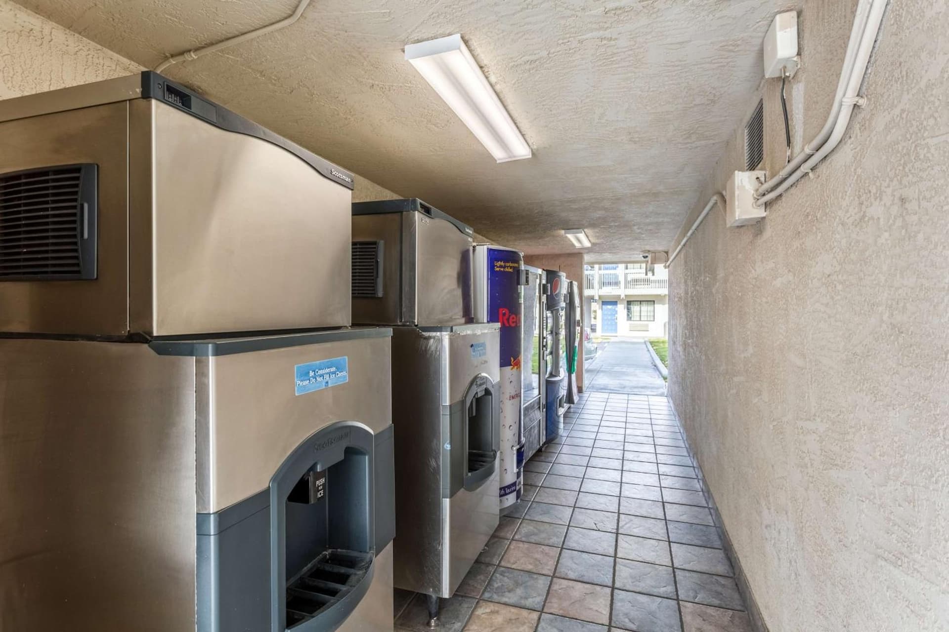 Motel 6-El Paso, TX - East gallery photo in El Paso, TX — image 12