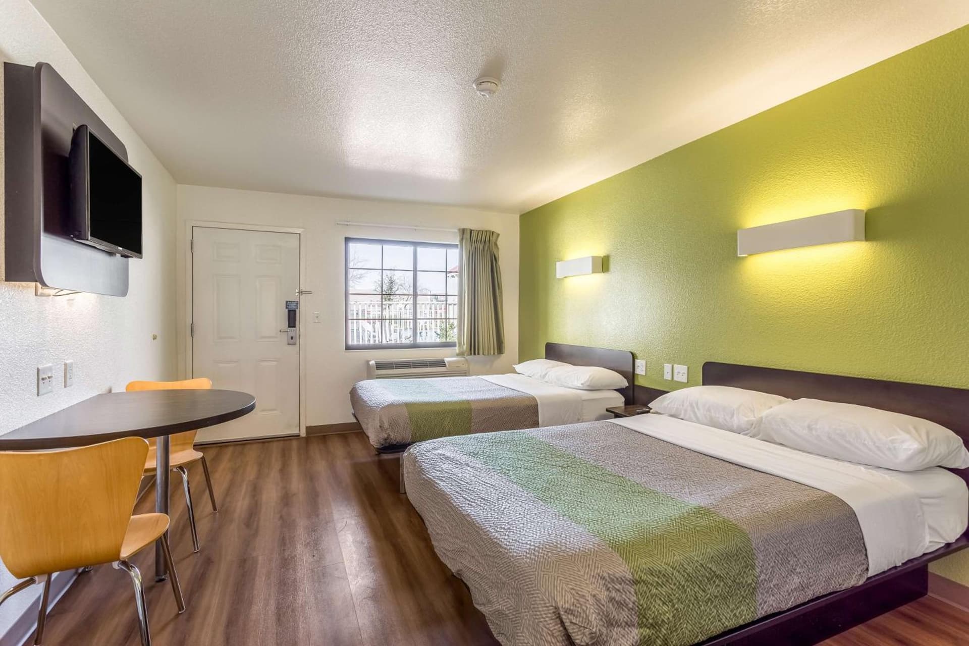 Motel 6-El Paso, TX - East gallery photo in El Paso, TX — image 13