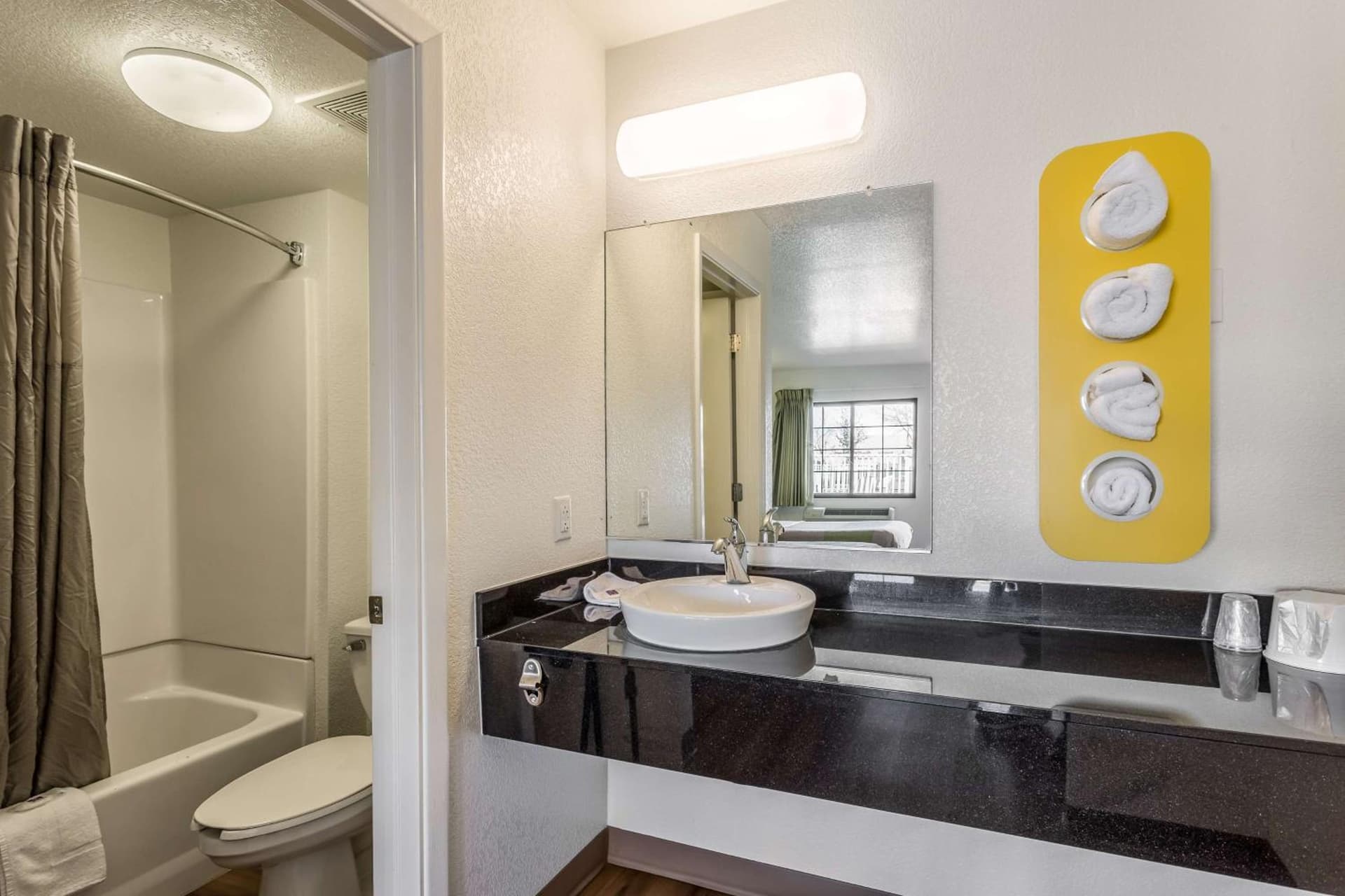 Motel 6-El Paso, TX - East gallery photo in El Paso, TX — image 31