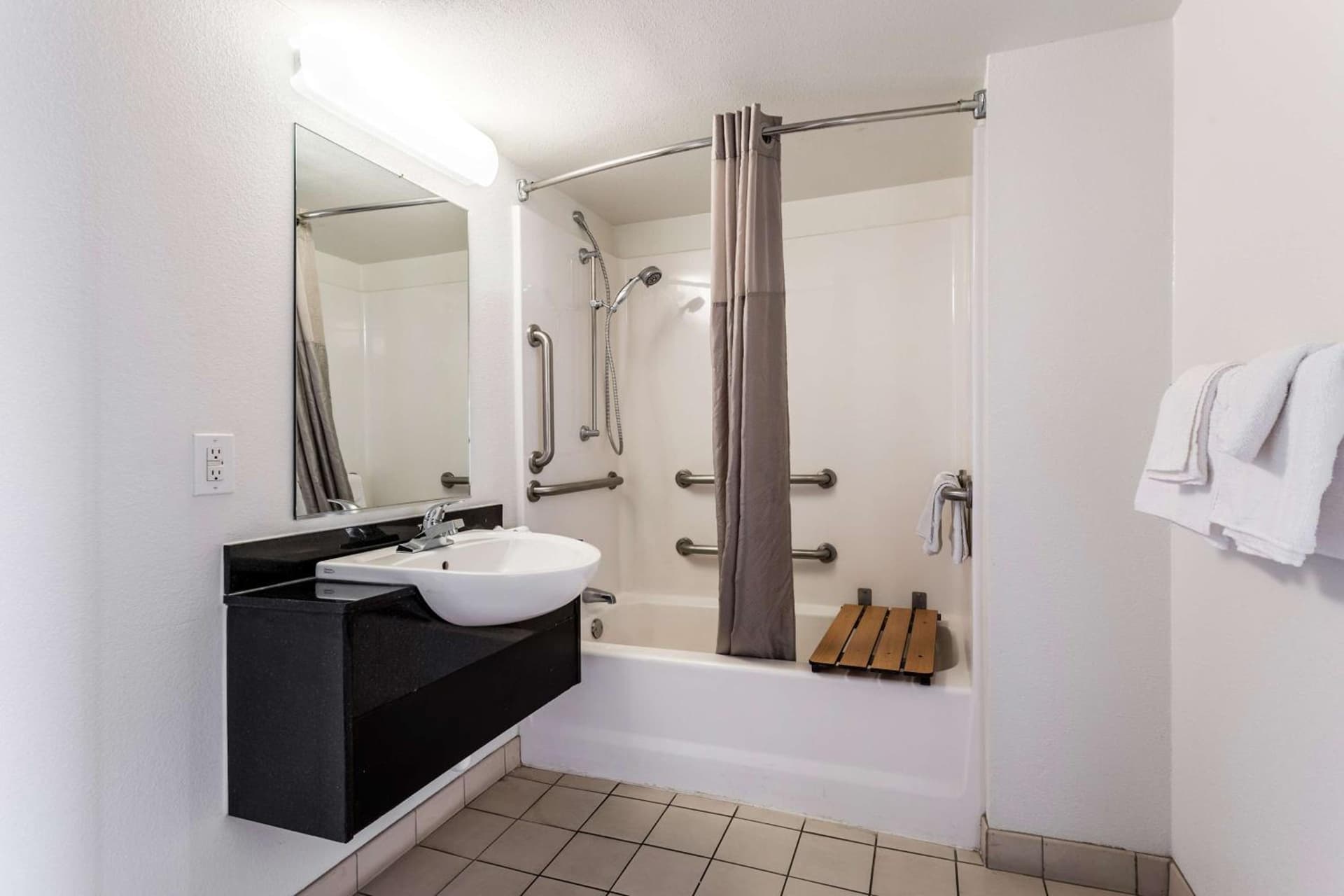 Motel 6-El Paso, TX - East gallery photo in El Paso, TX — image 29