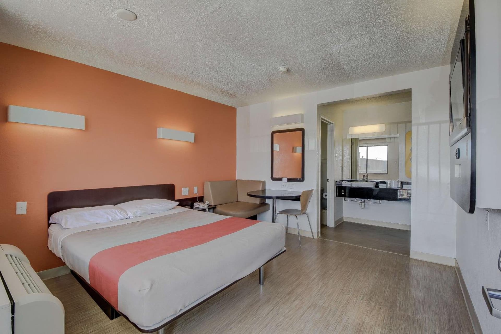 Motel 6-San Antonio, TX - Fort Sam Houston property views in San Antonio, TX — gallery photo 3