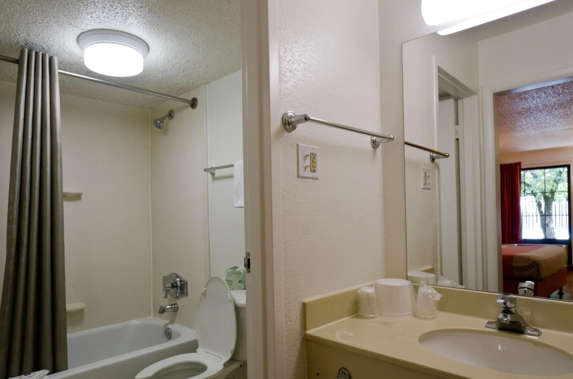 Motel 6-Frederick, MD - Fort Detrick gallery photo in Frederick, MD — image 27