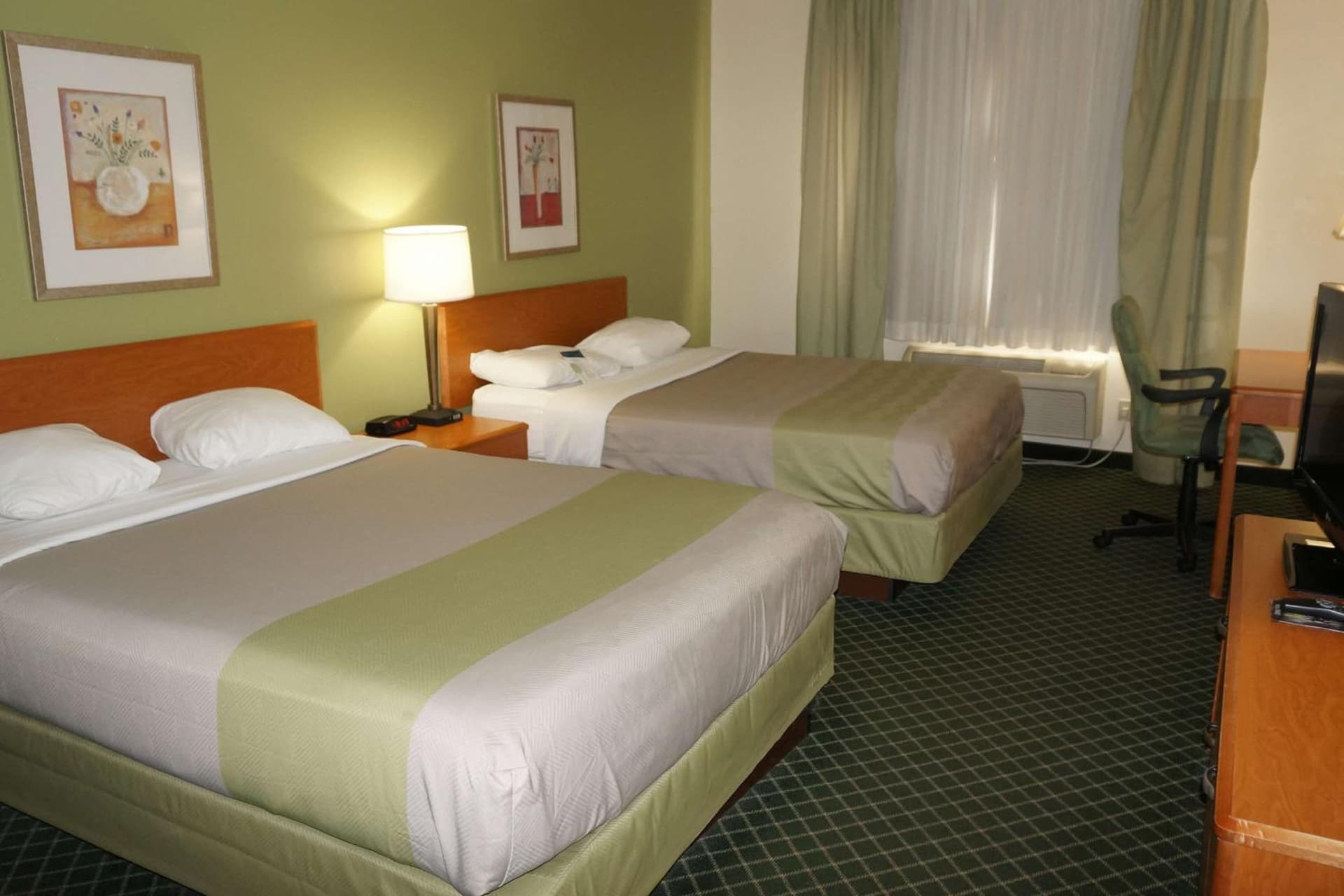 Motel 6-Anderson, IN interior in Anderson, IN — gallery photo 2