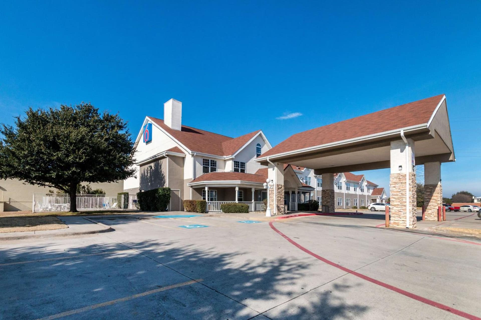 Motel 6-North Richland Hills, TX - Rufe Snow property views in North Richland Hills, TX — gallery photo 3