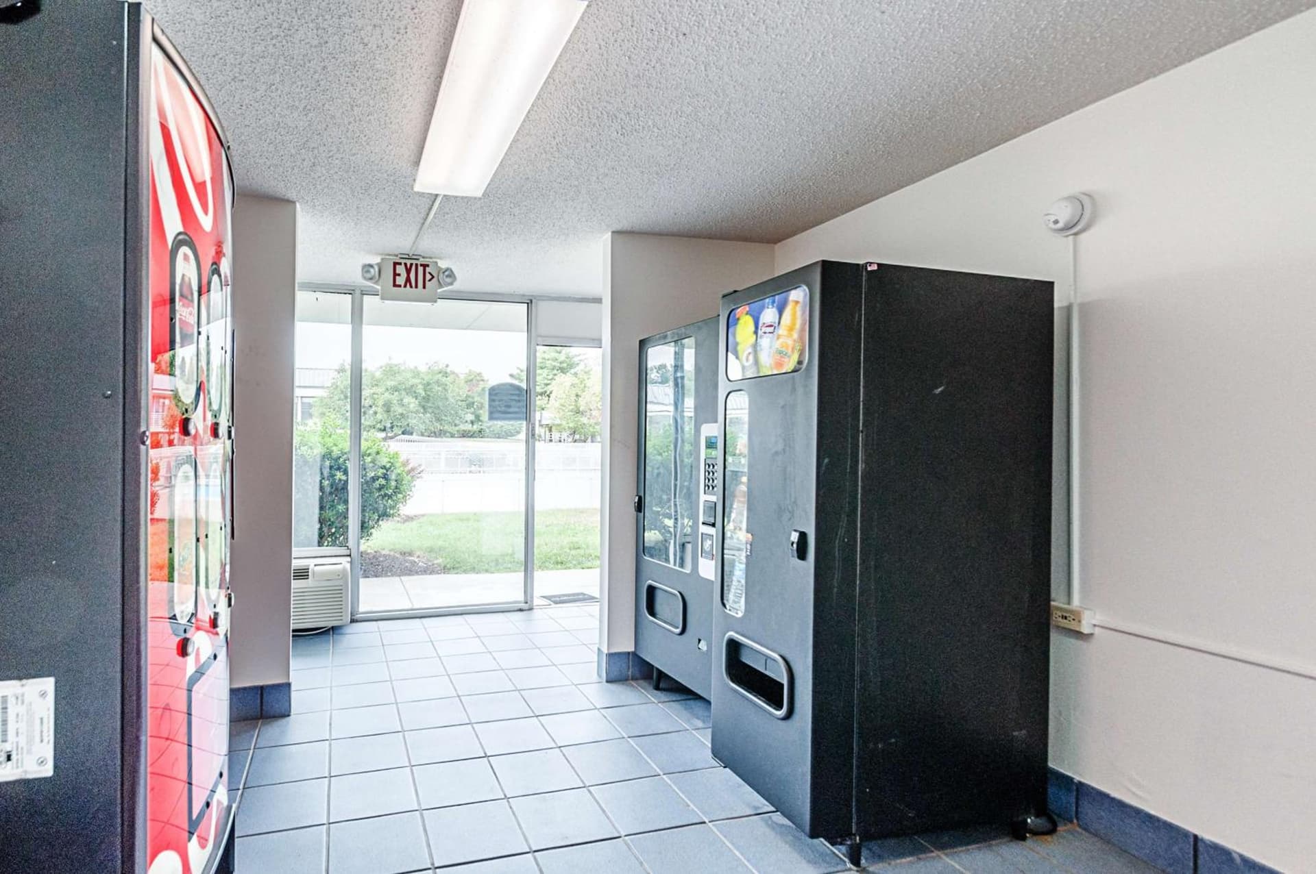 Motel 6-Dumfries, VA interior in Dumfries, VA — gallery photo 2