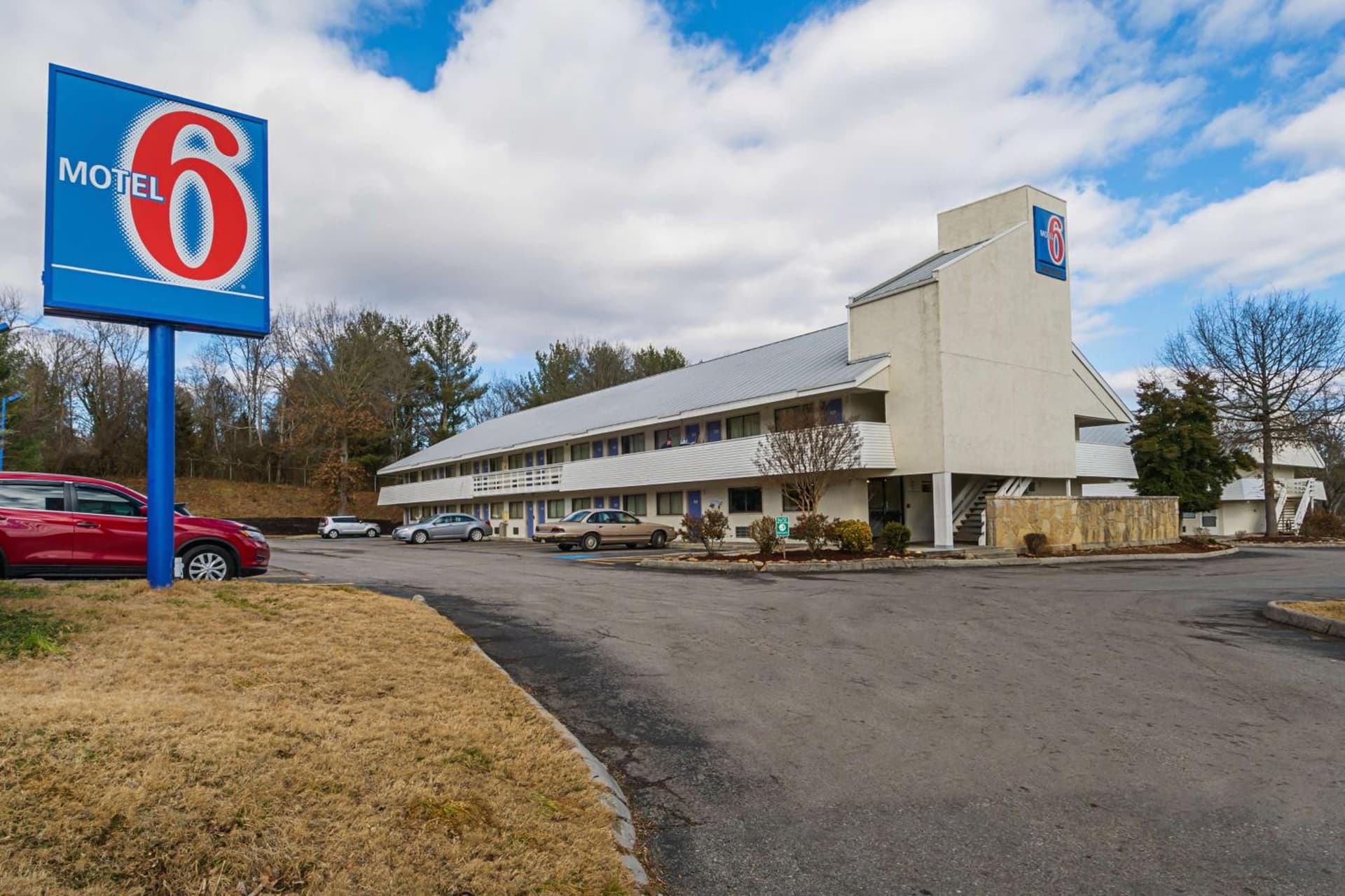 Motel 6-Knoxville, TN - North featured exterior or lobby in Knoxville, TN — similar hotel